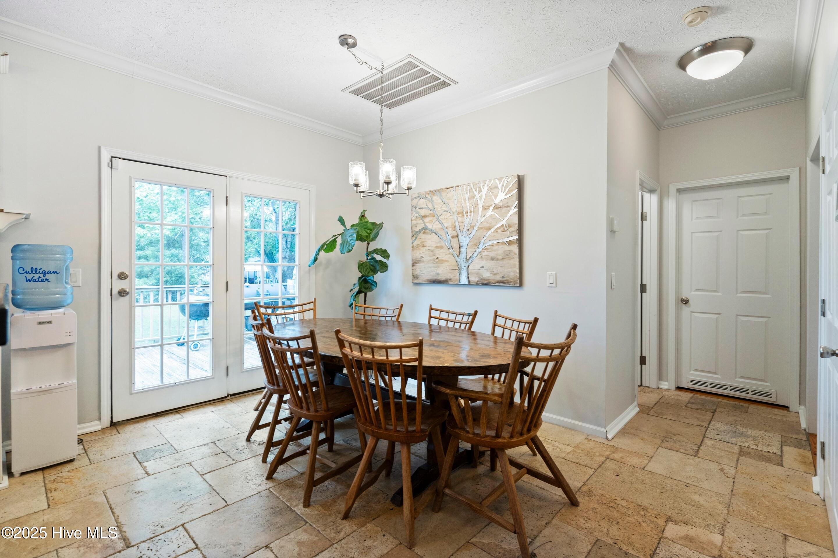 100535134 | Photo 18