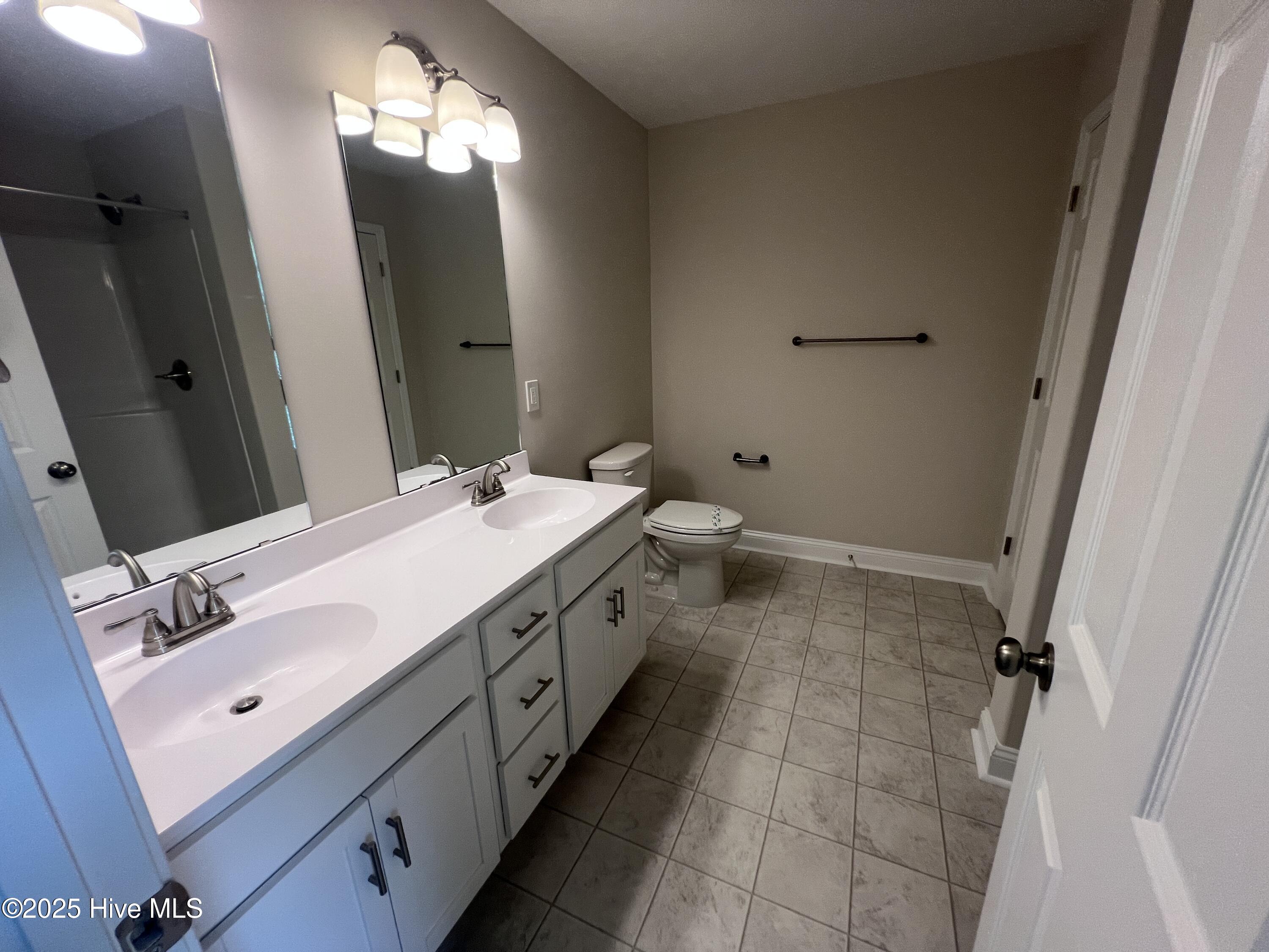 100505781 | Photo 17