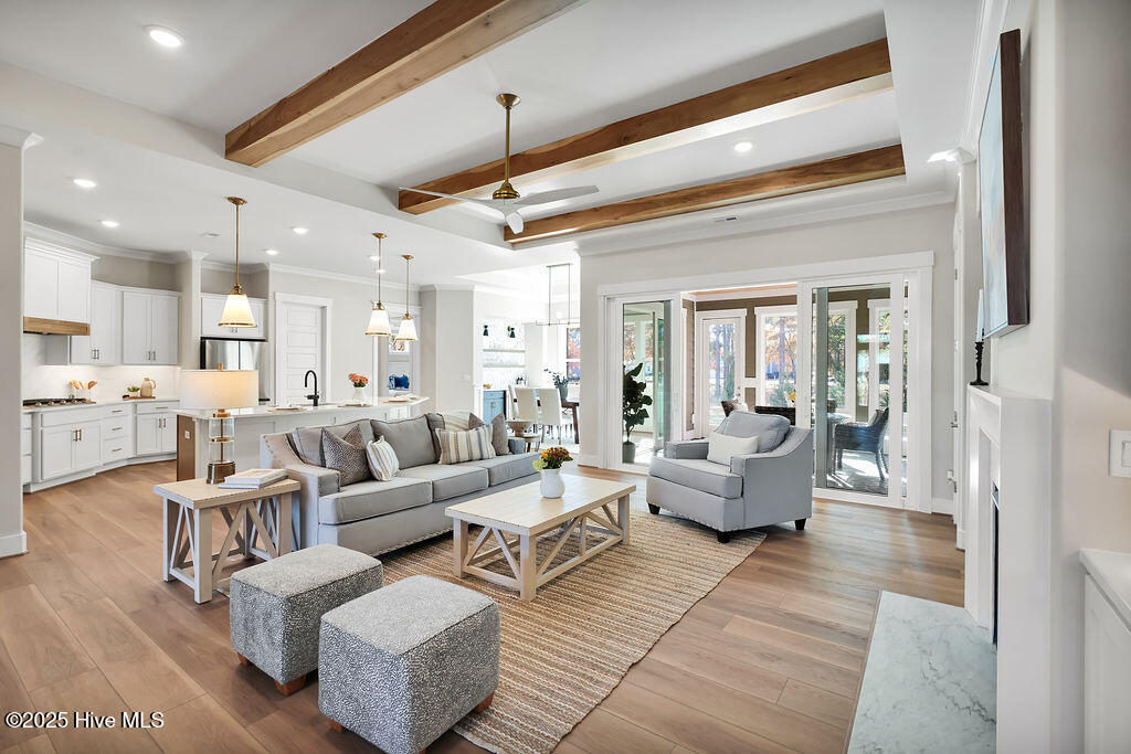 100529674 | Photo 87