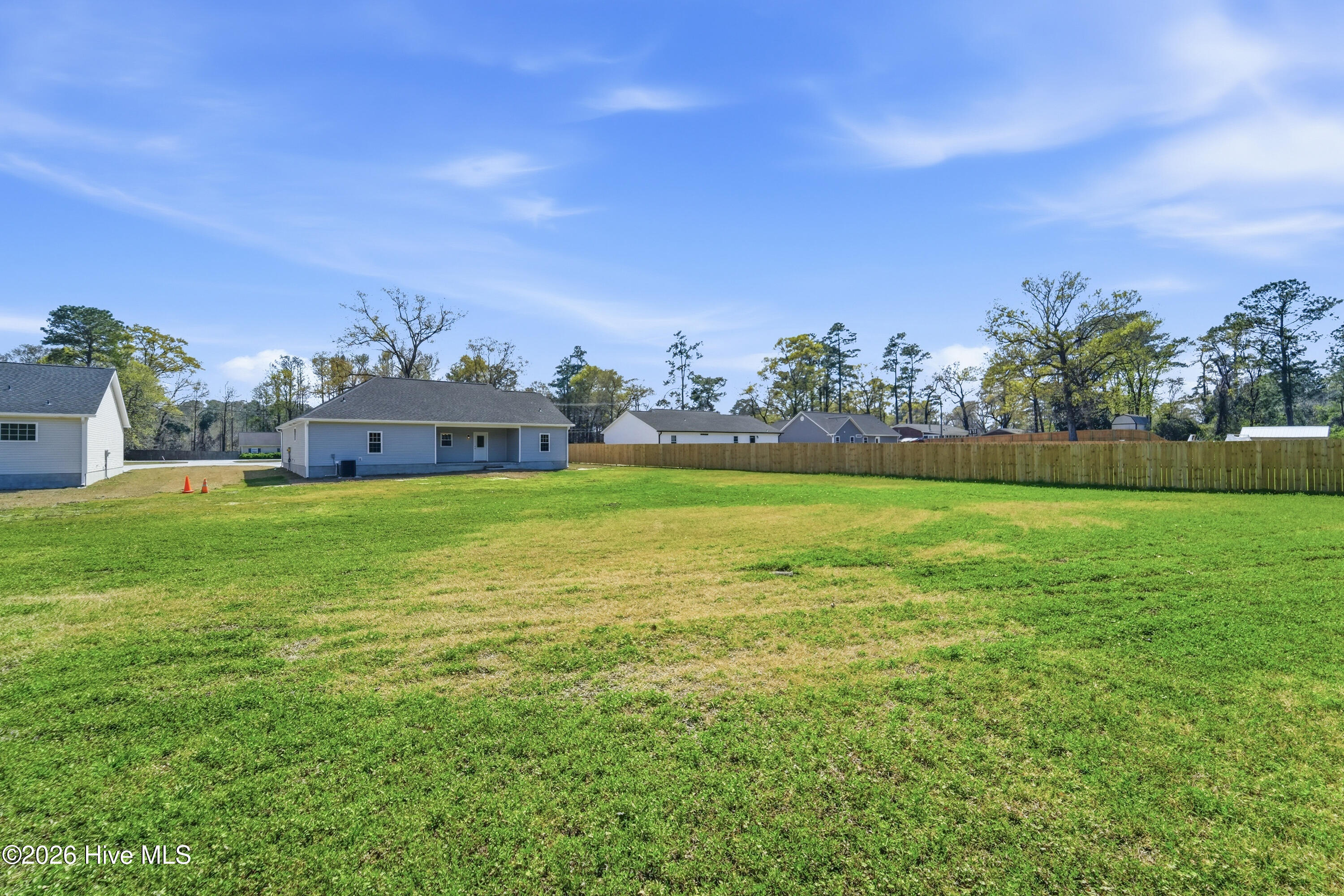 100562005 | Photo 37