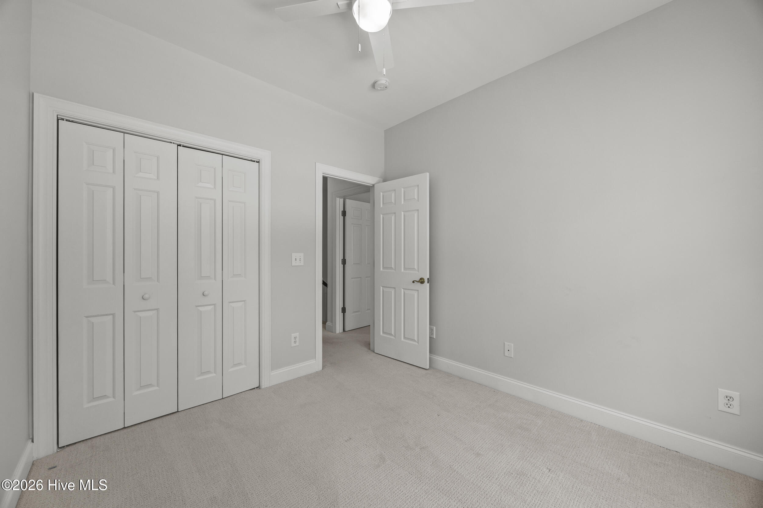 100567913 | Photo 36