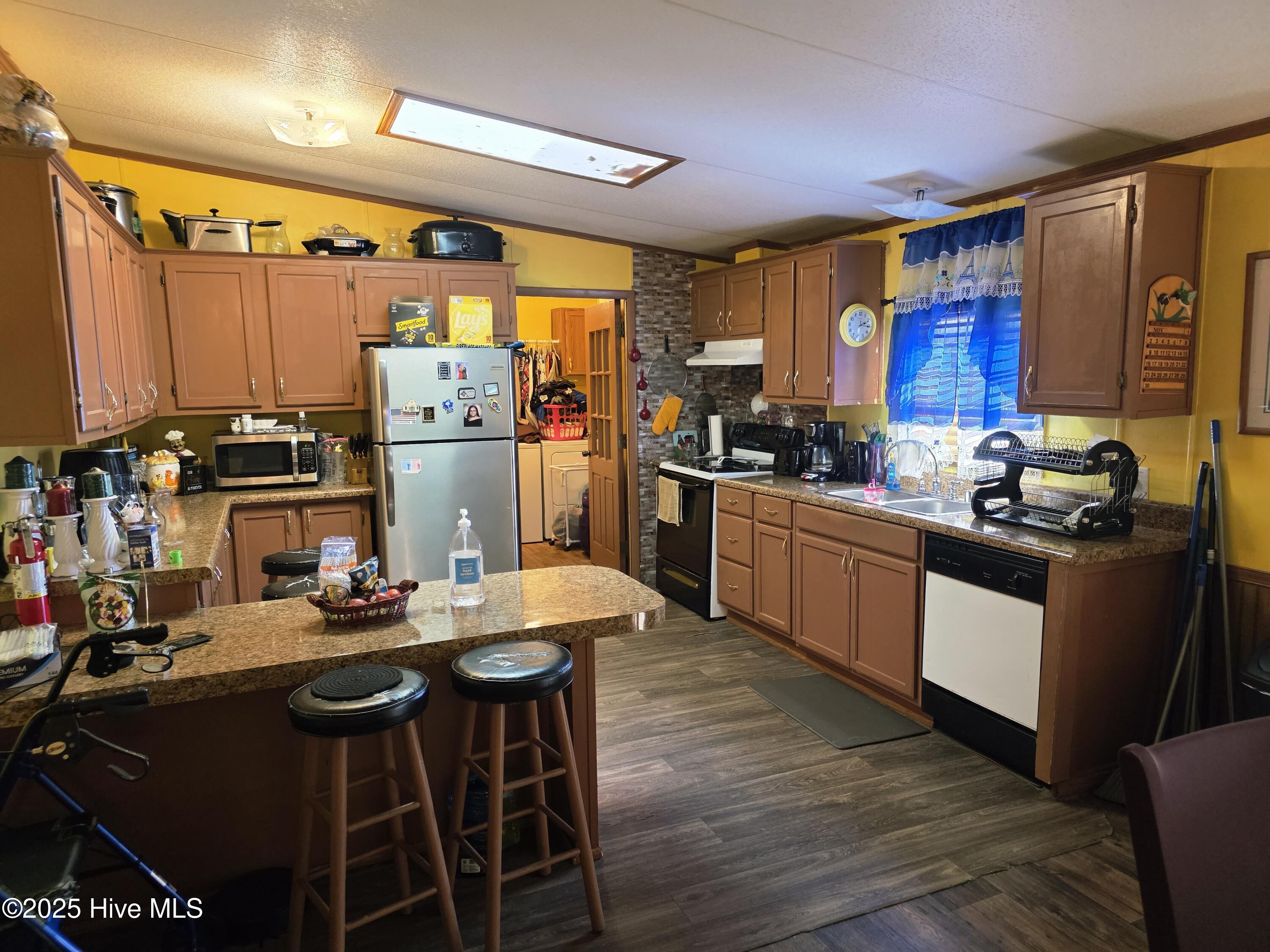 100542988 | Photo 11