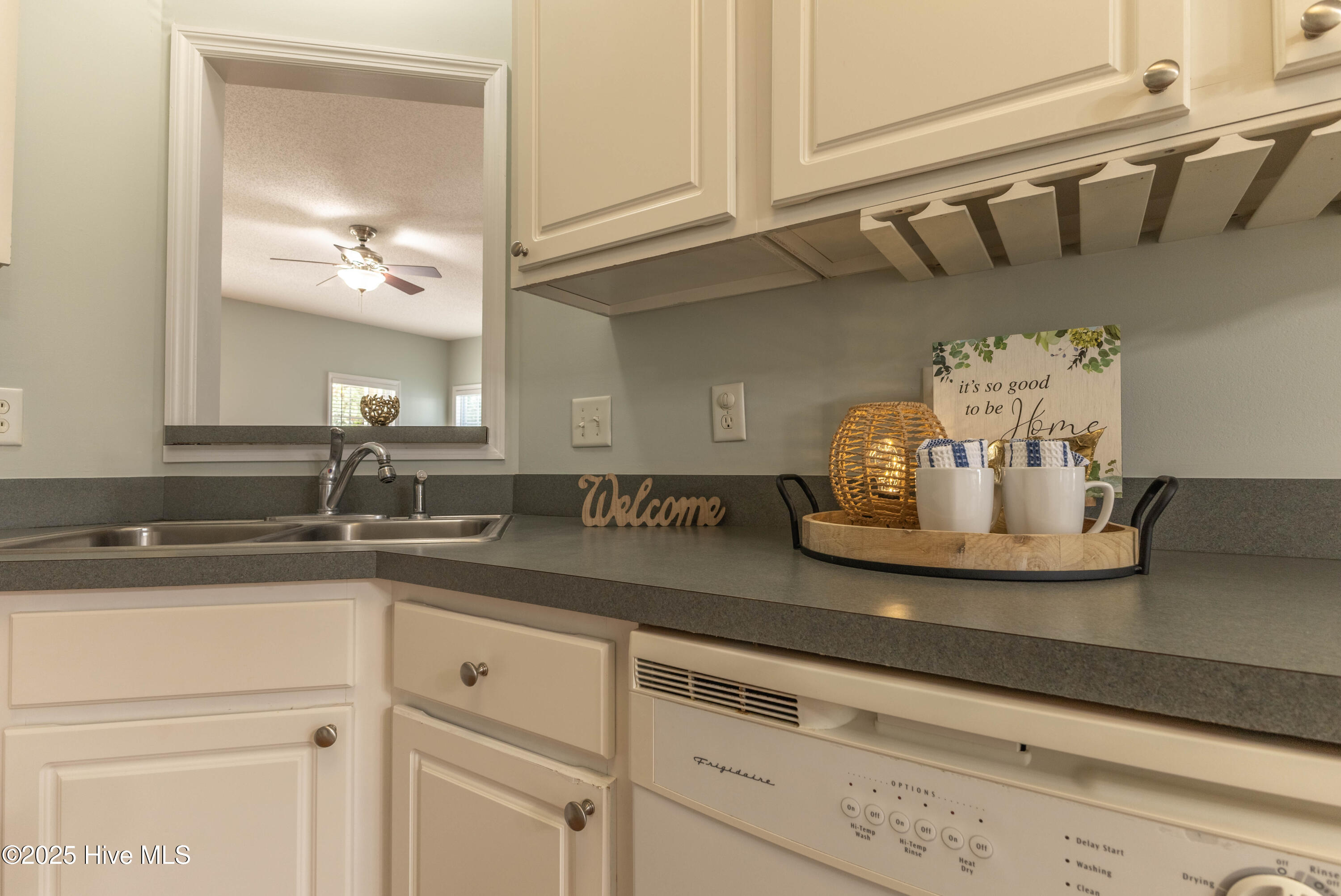 100534088 | Photo 17