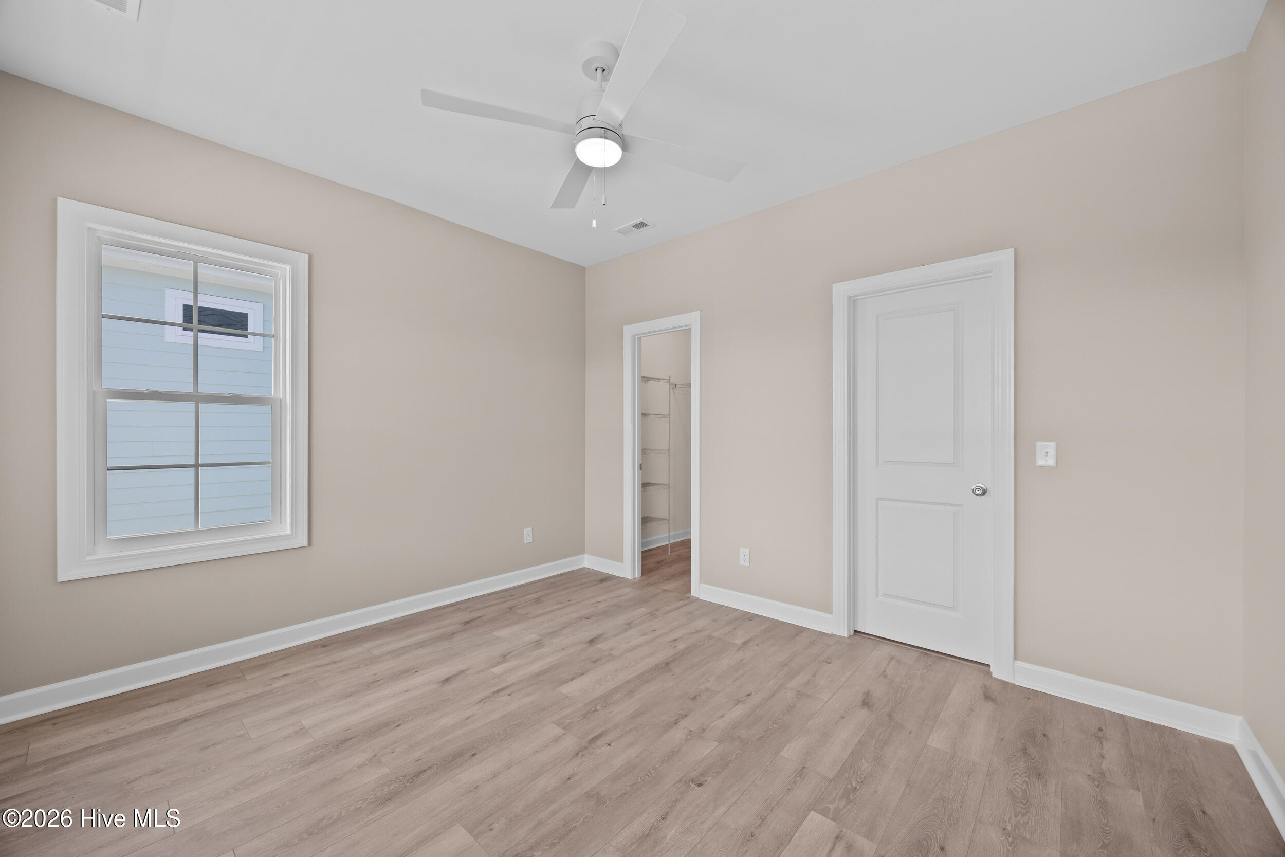 100545862 | Photo 30