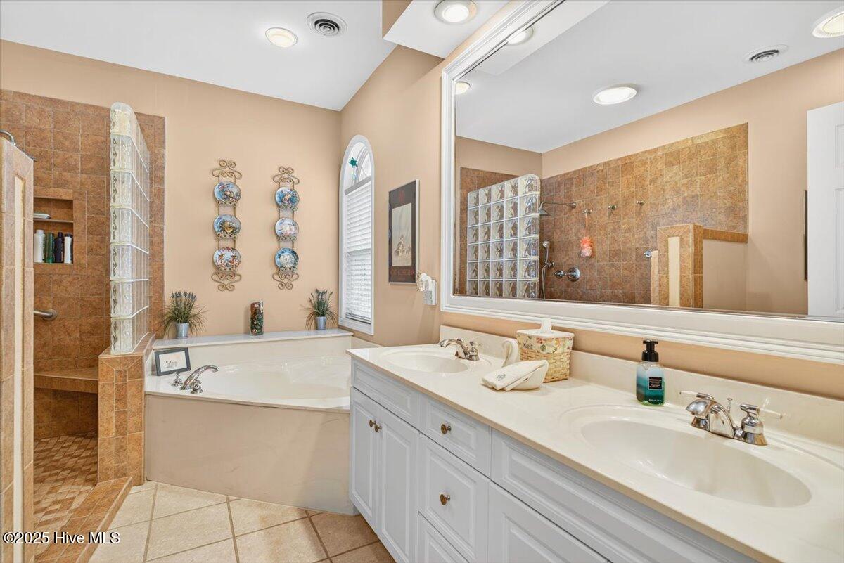 100539868 | Photo 26