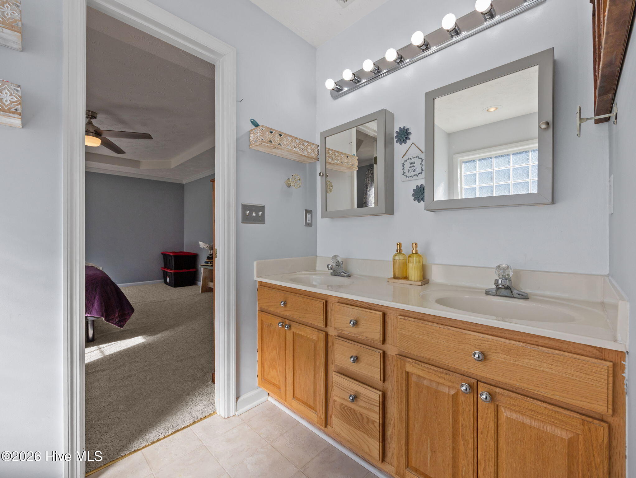 100566788 | Photo 31