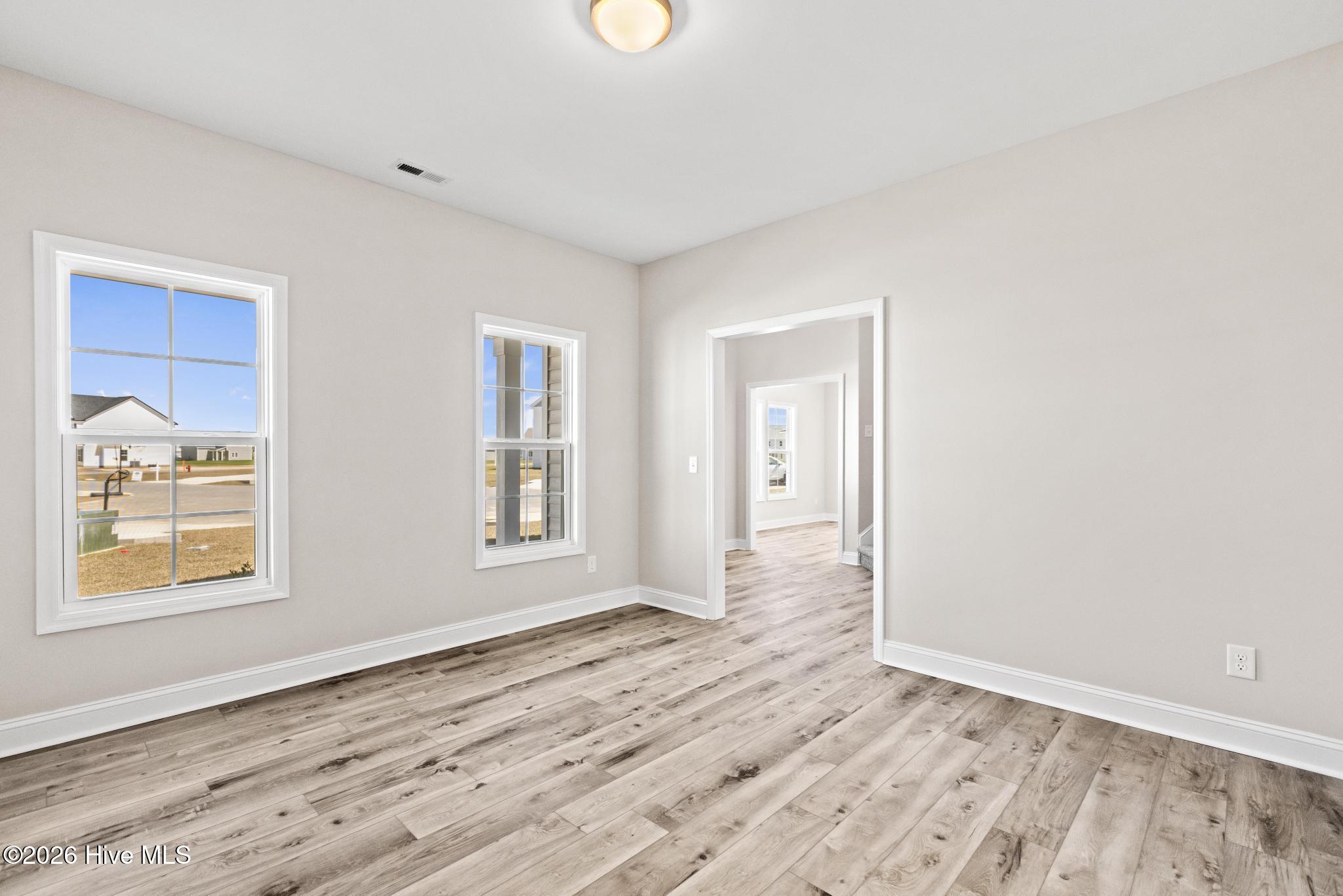 100544649 | Photo 18