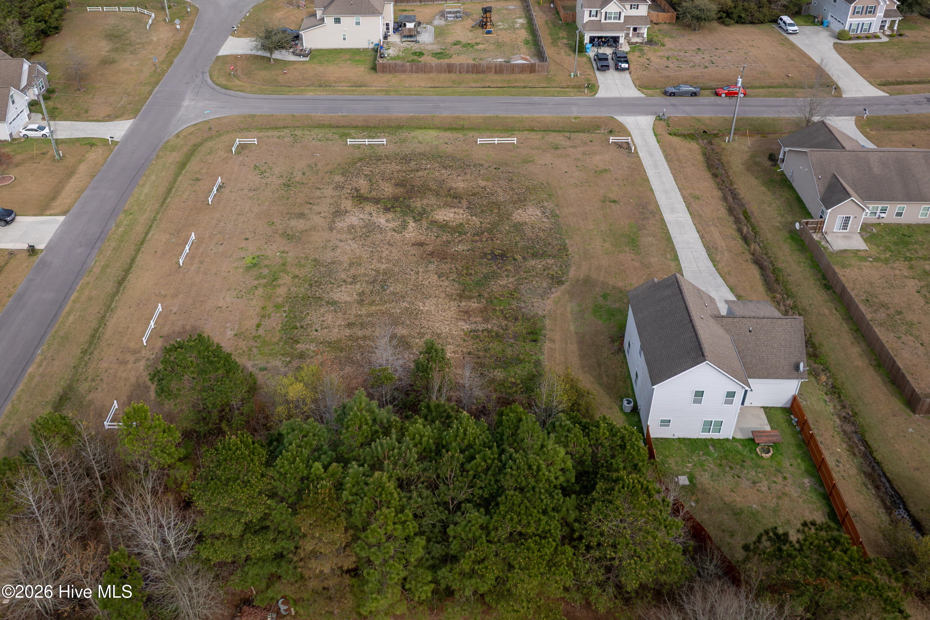 100561600 | Photo 26