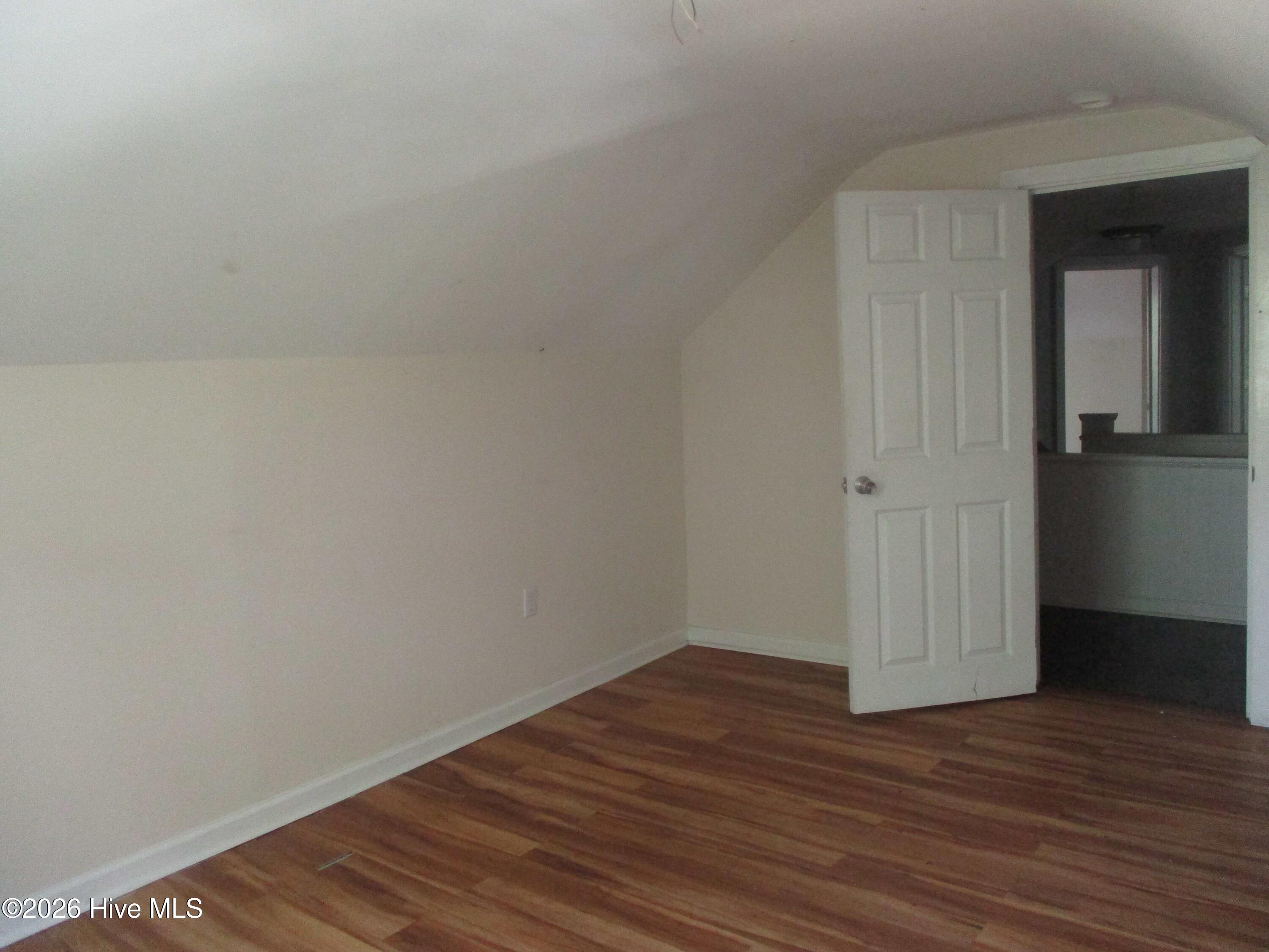 900 Viola listing room3-1