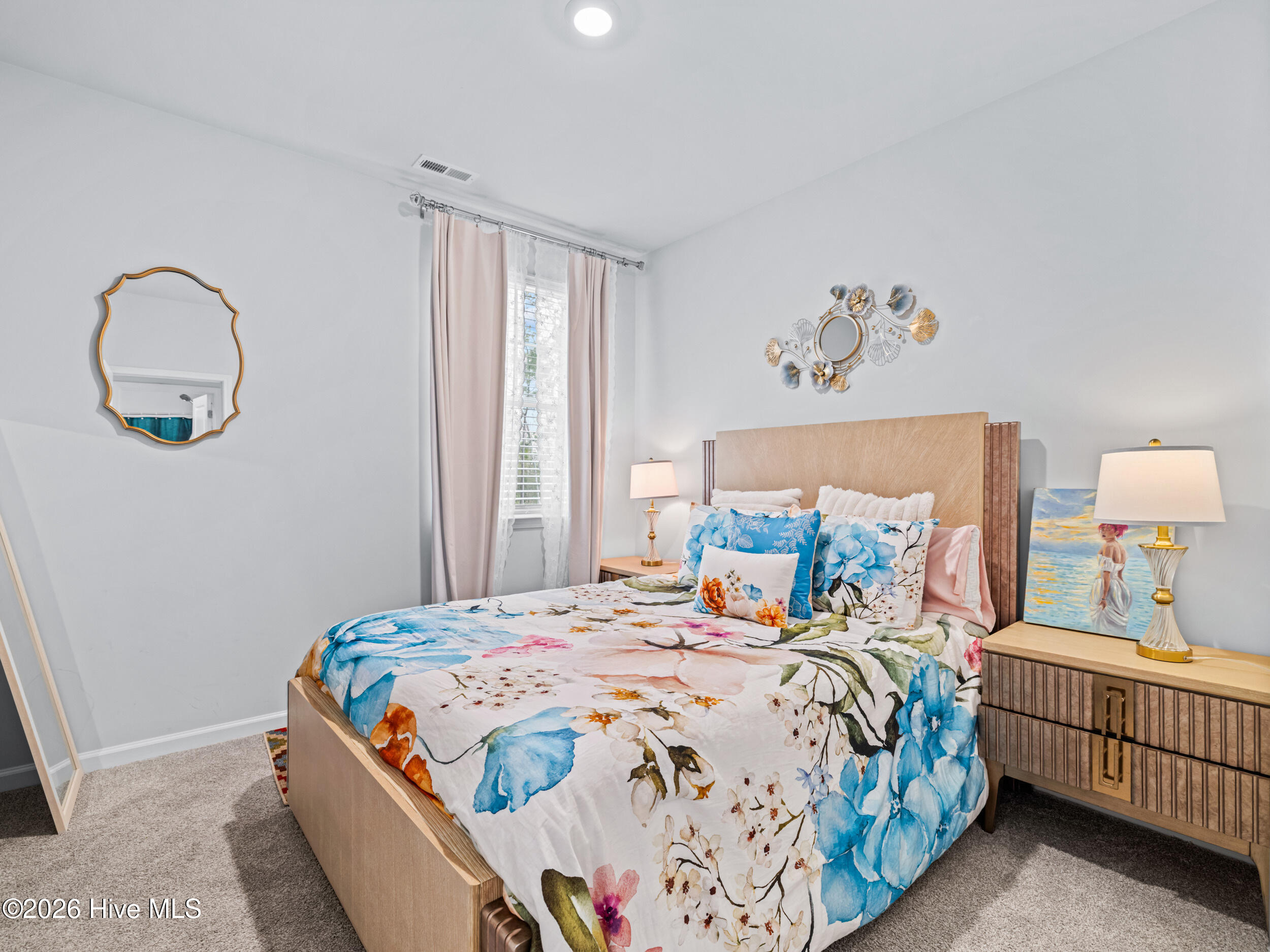 100562938 | Photo 24