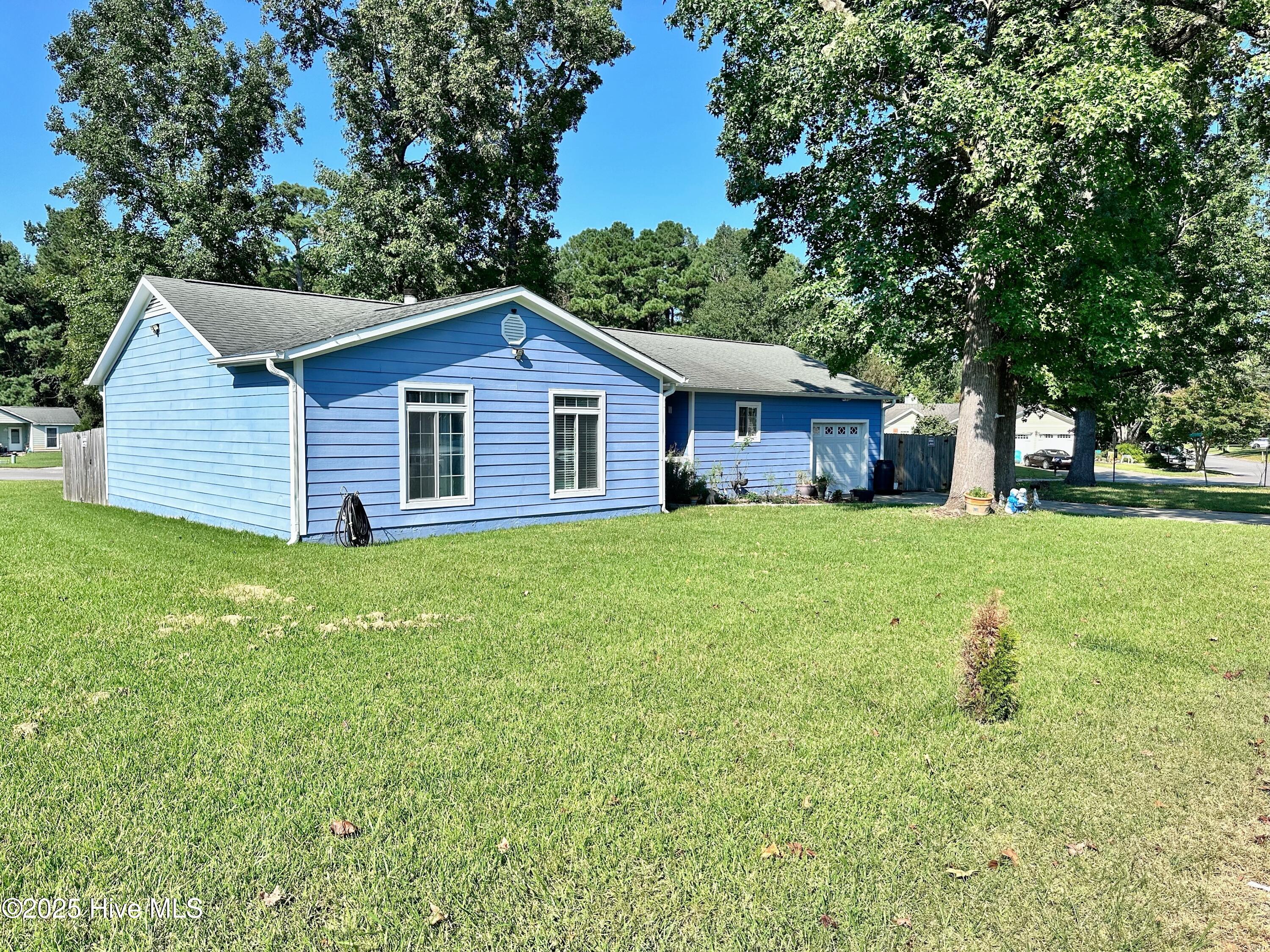 909 Springdale Drive, Jacksonville, NC 28540 – photo 3: Front (1)