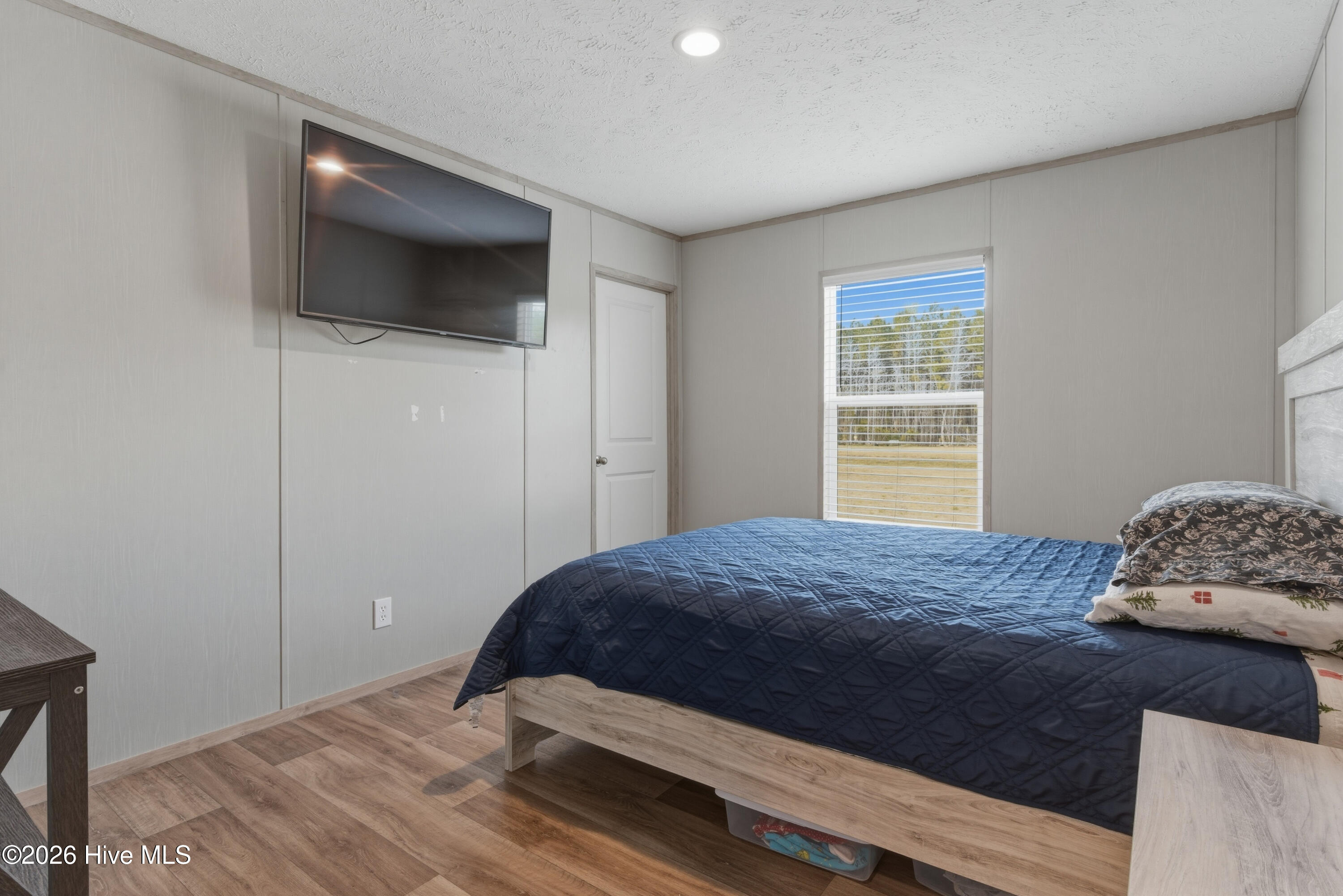 100555550 | Photo 23