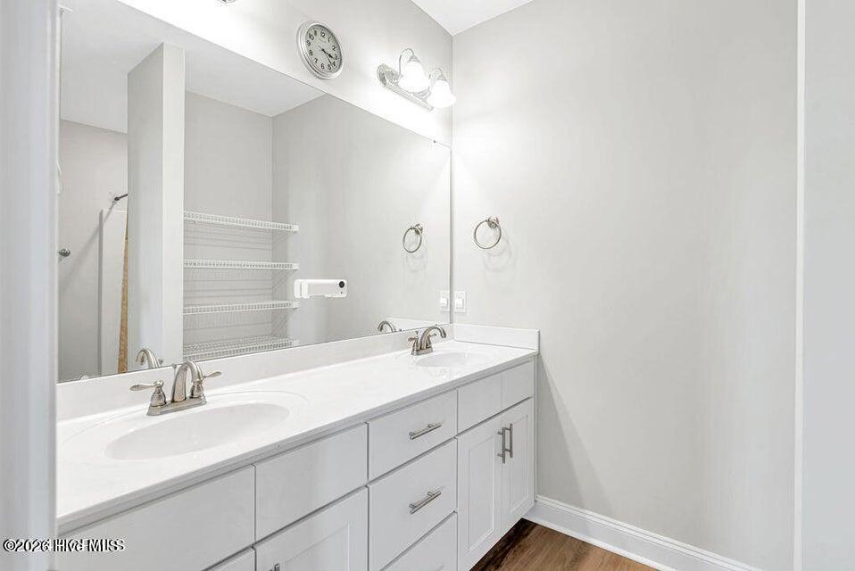 100566318 | Photo 18