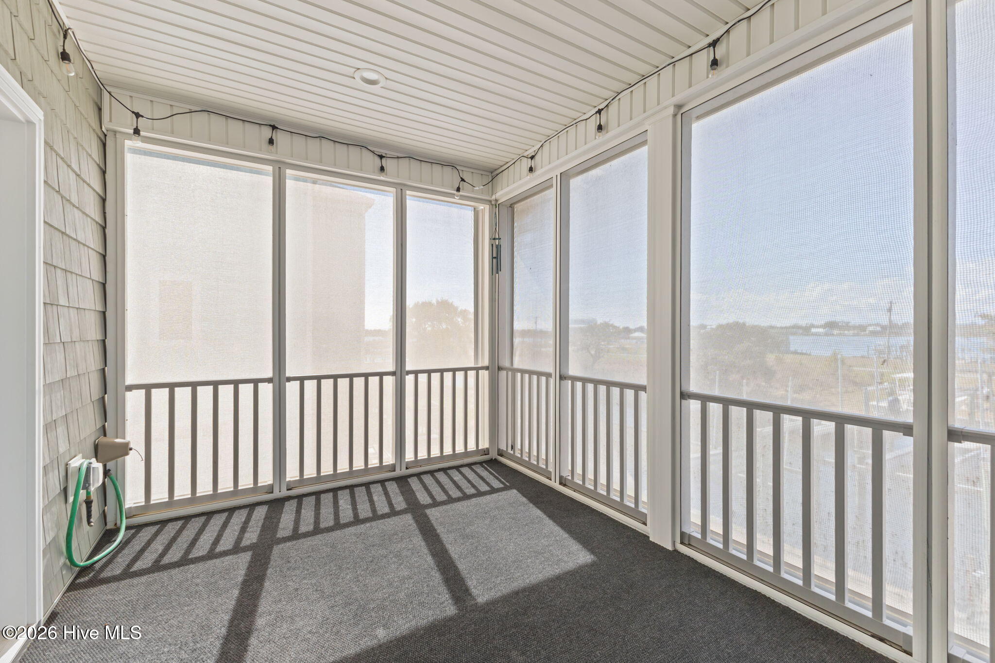 100559740 | Photo 27