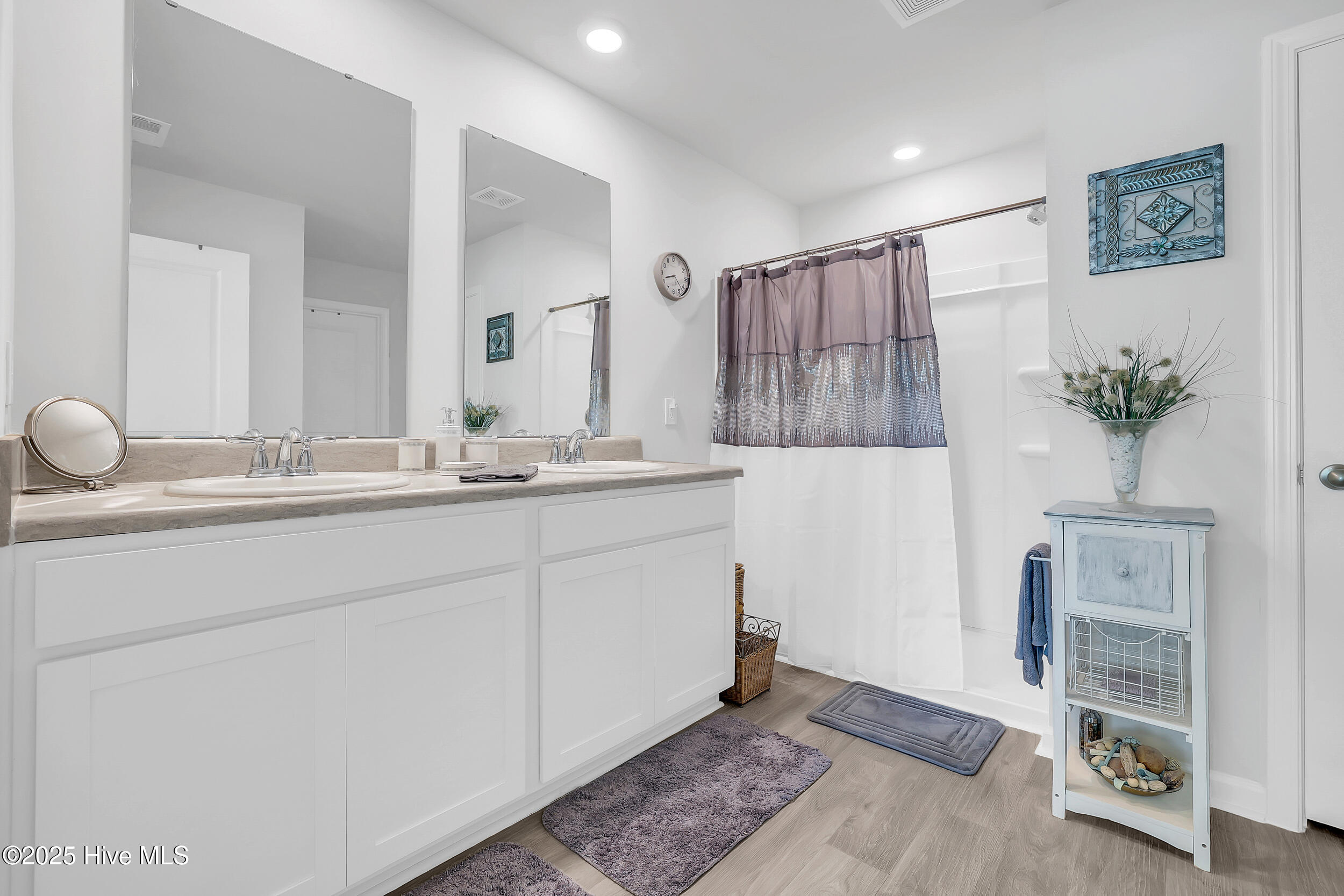 100515916 | Photo 24