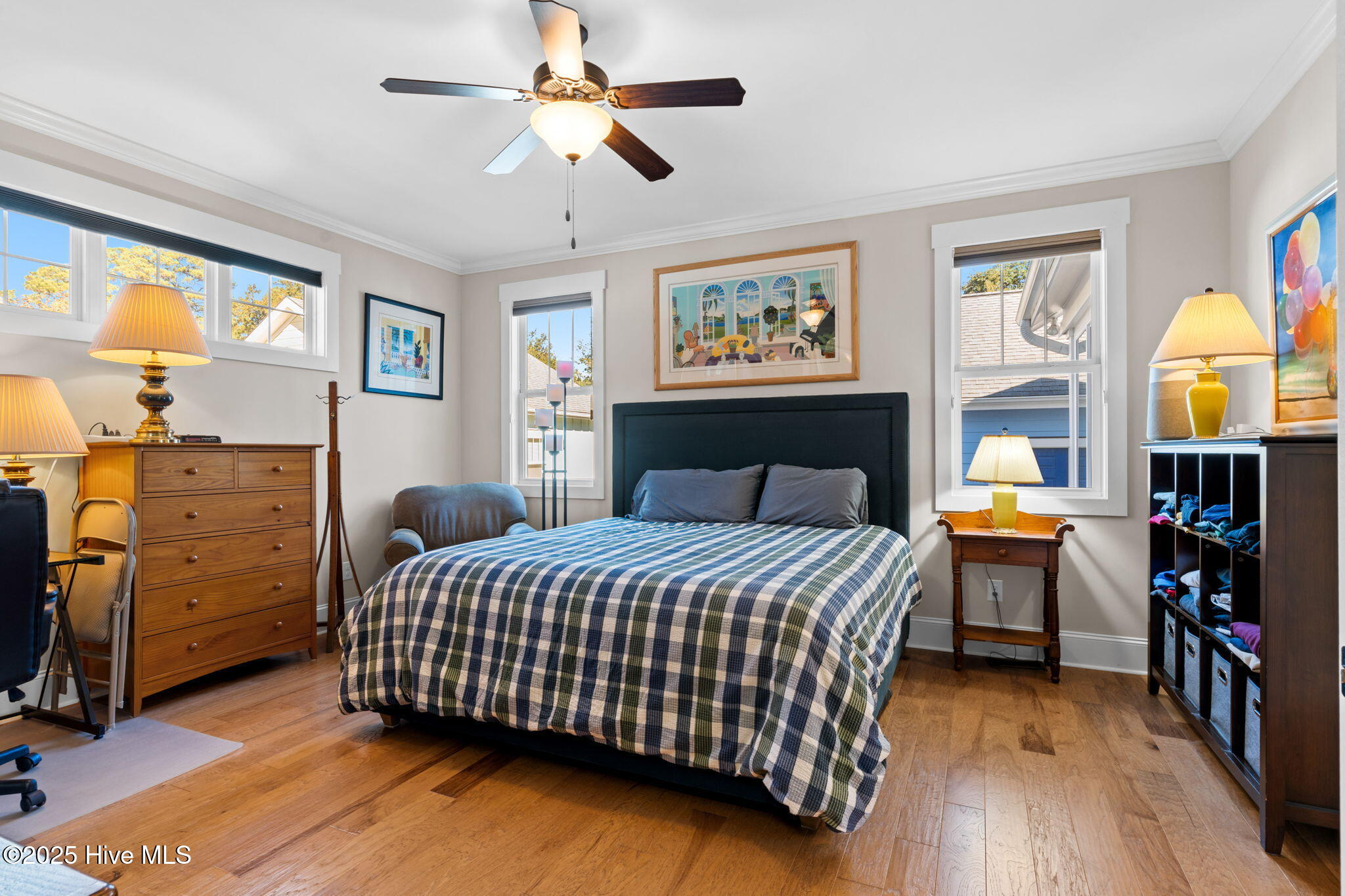 100569449 | Photo 37