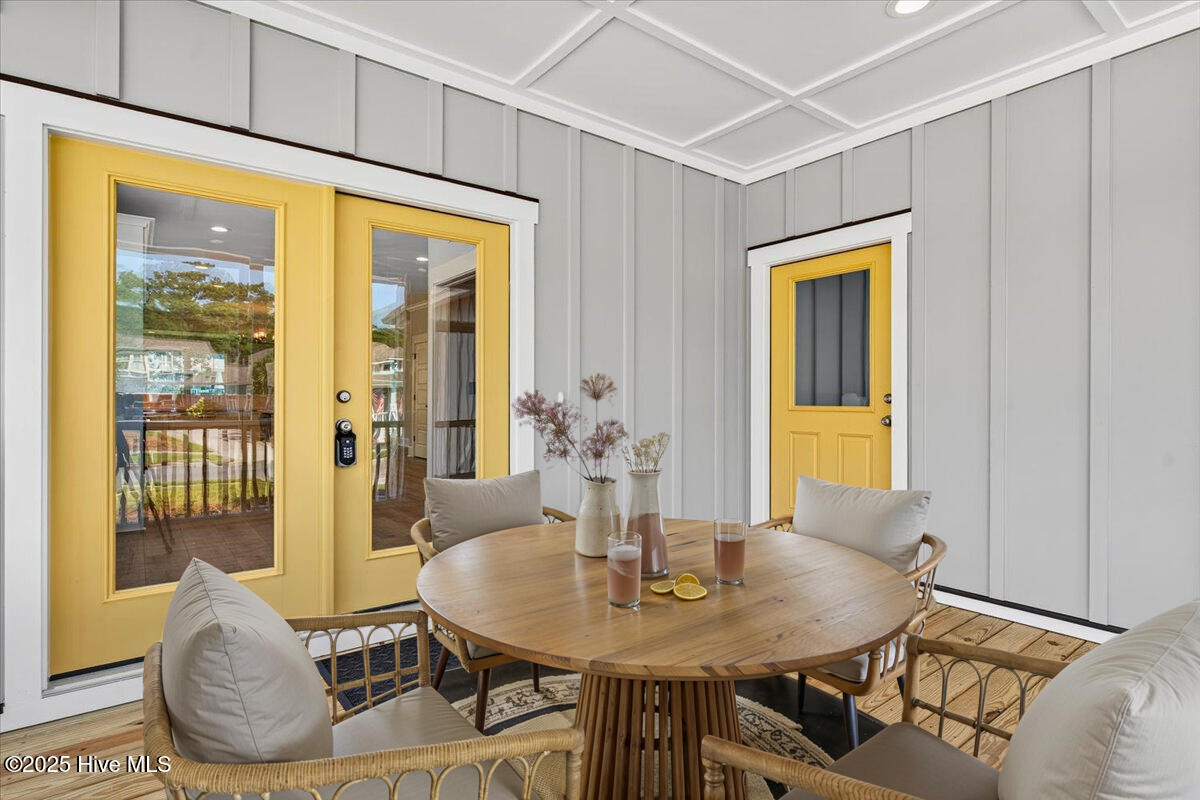 100504765 | Photo 25