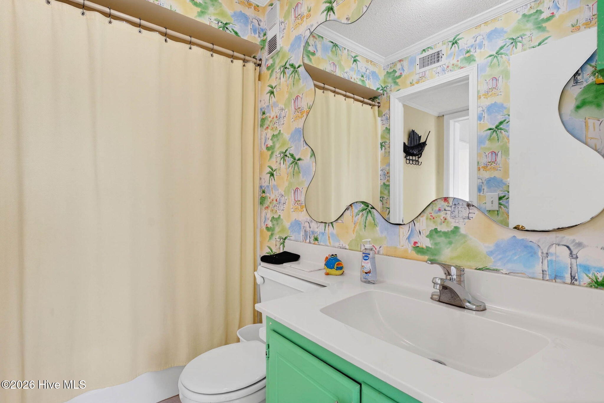 100568537 | Photo 20