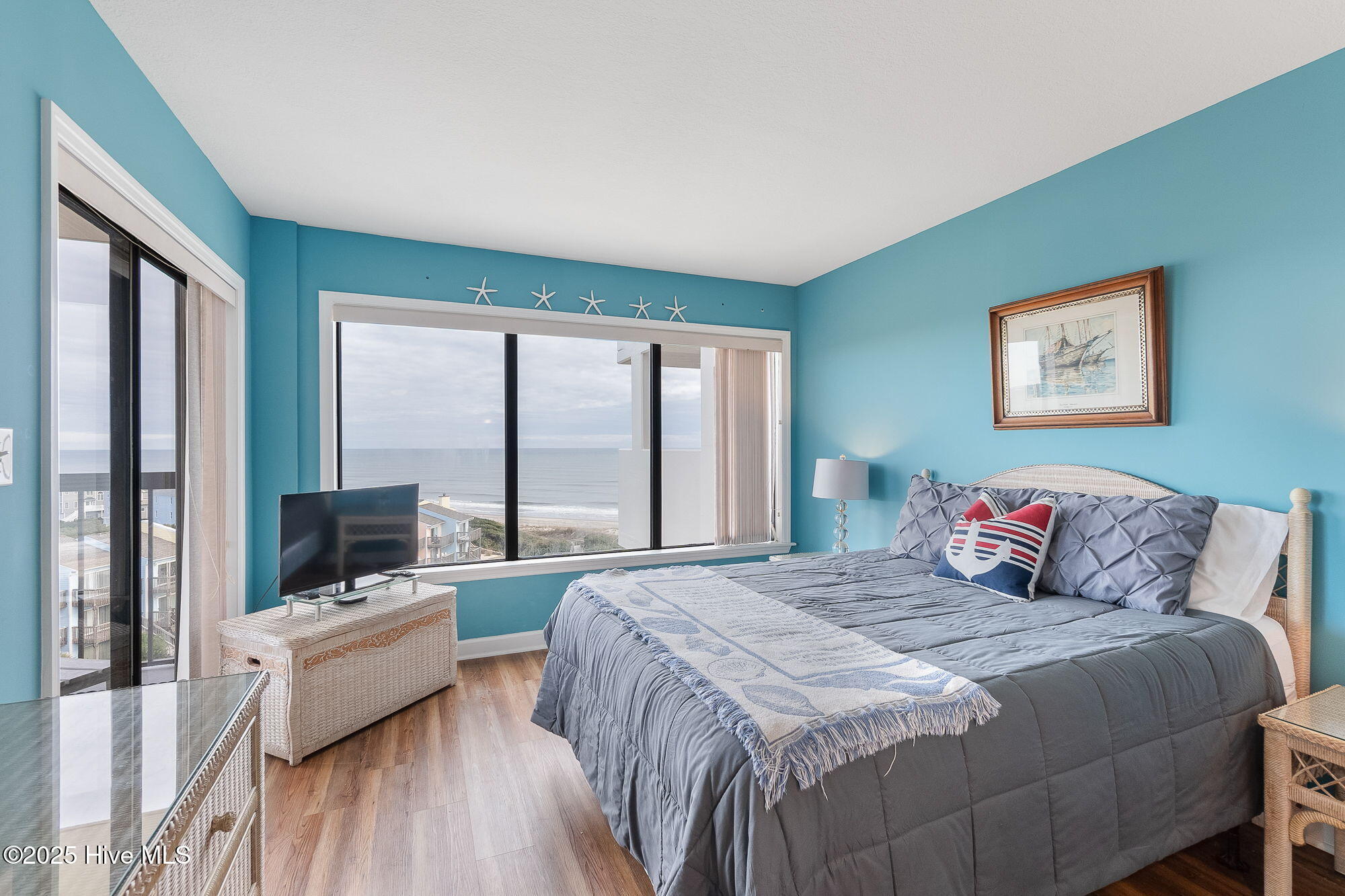 100544283 | Photo 16