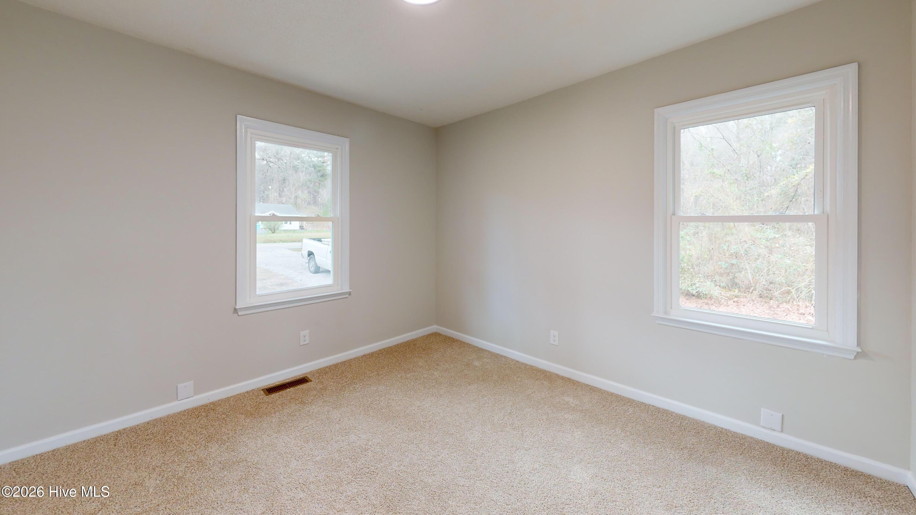 100559685 | Photo 20