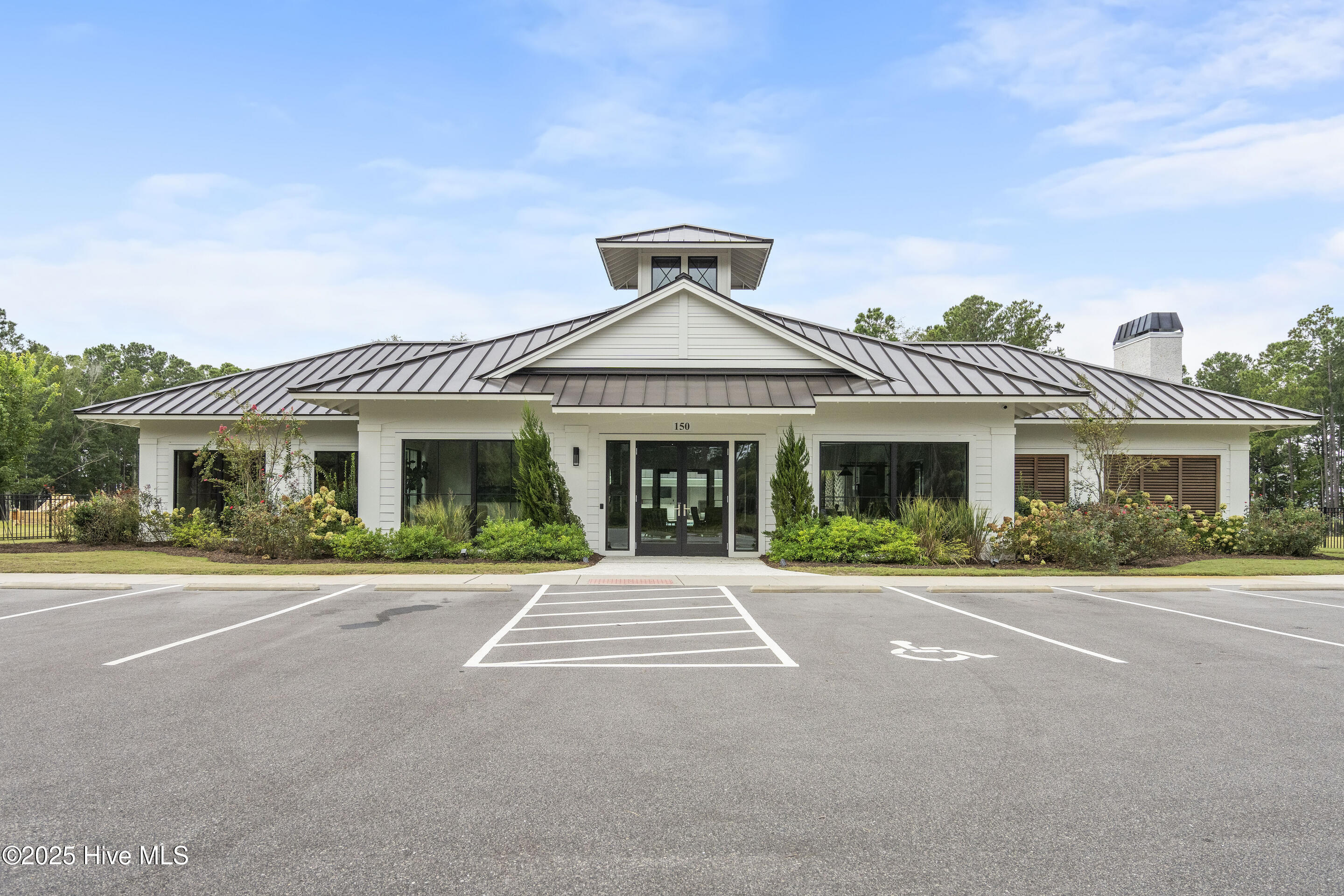 100530900 | Photo 32