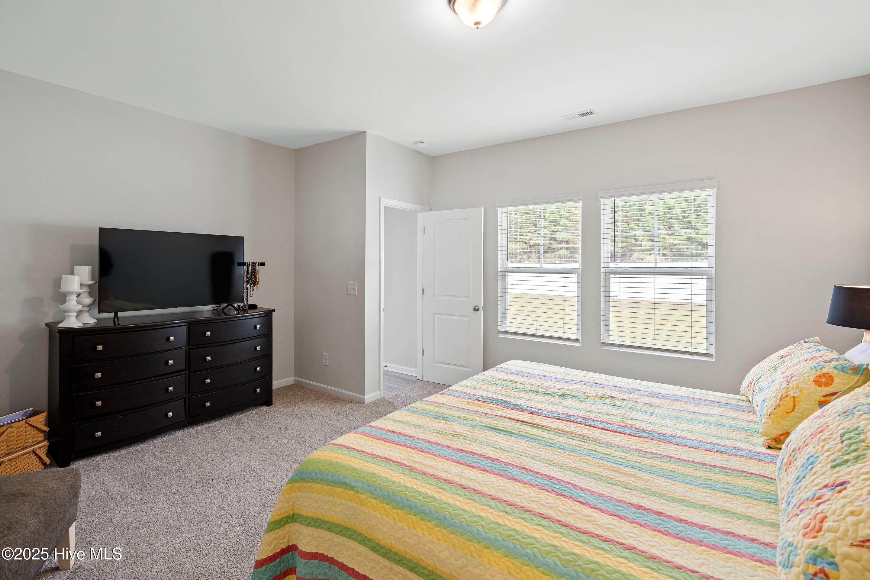 100535535 | Photo 22