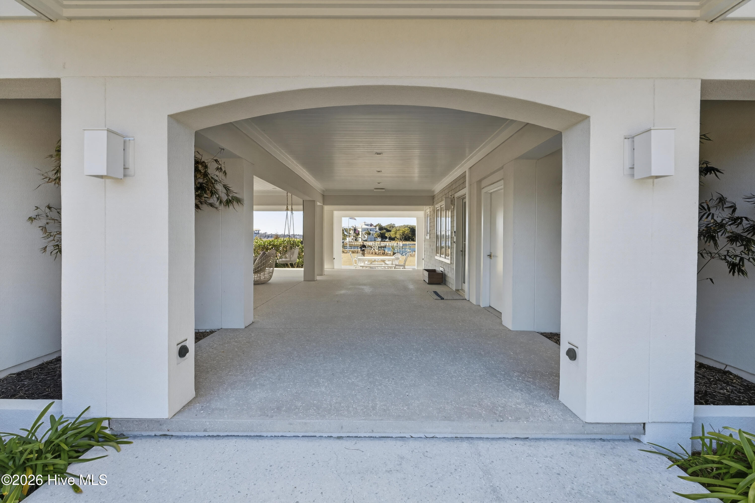 100557560 | Photo 15