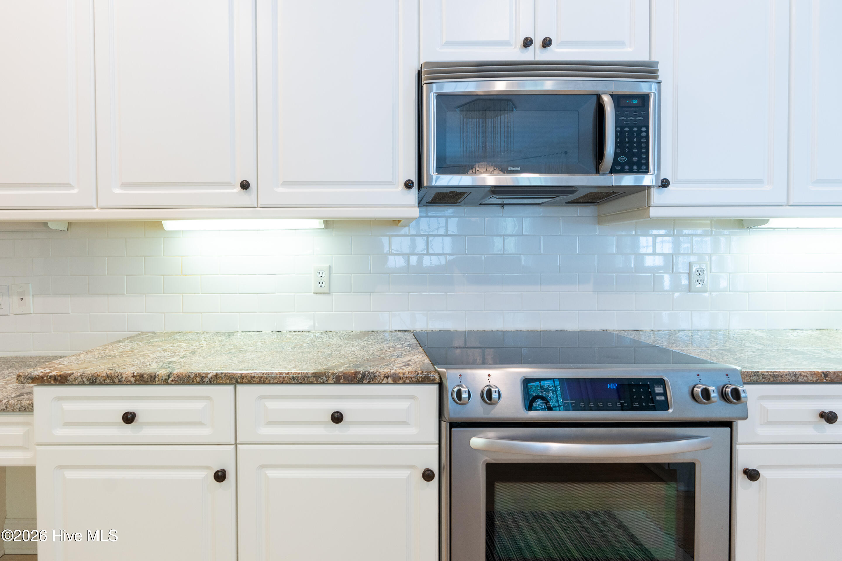 100552027 | Photo 25