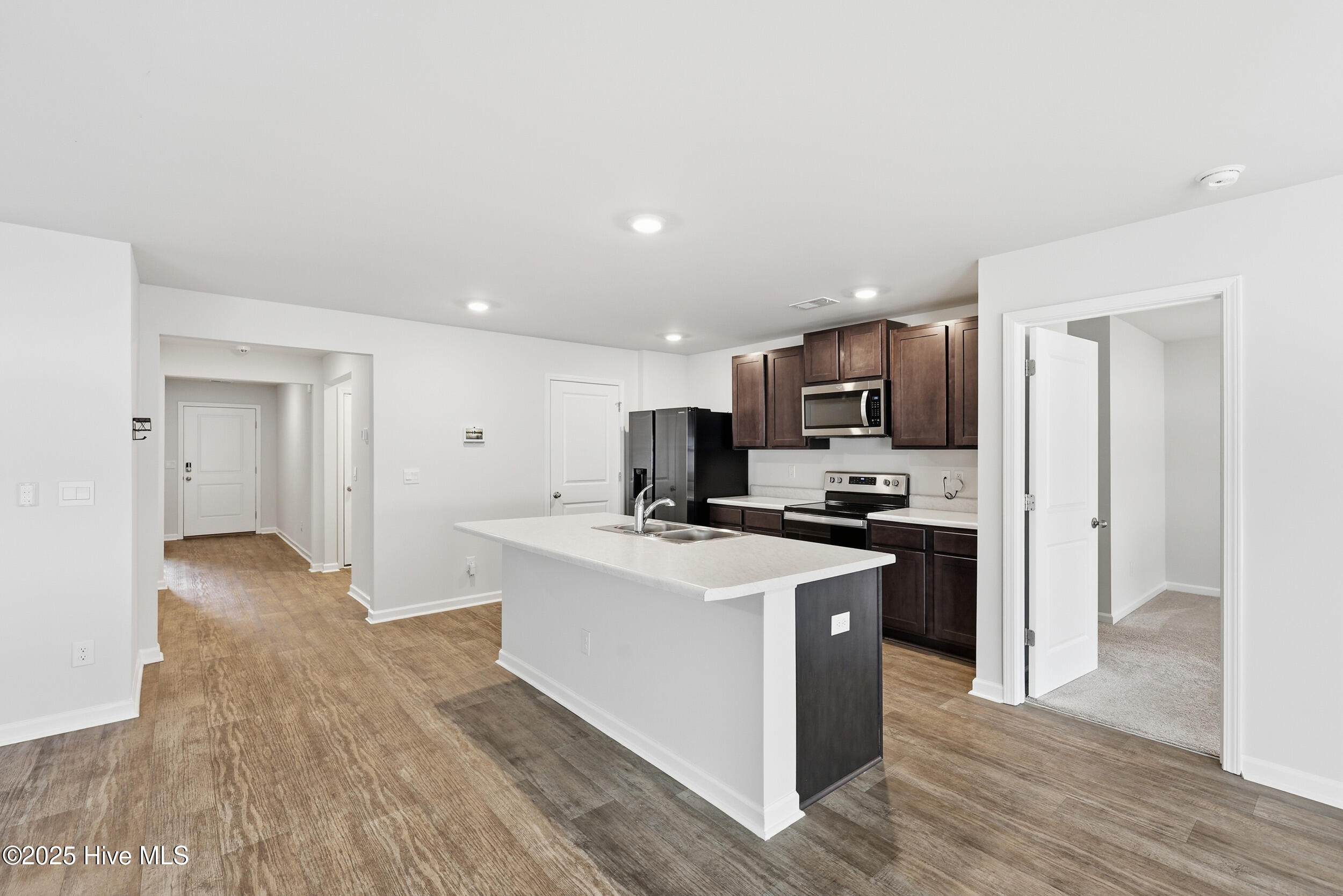 100543027 | Photo 10