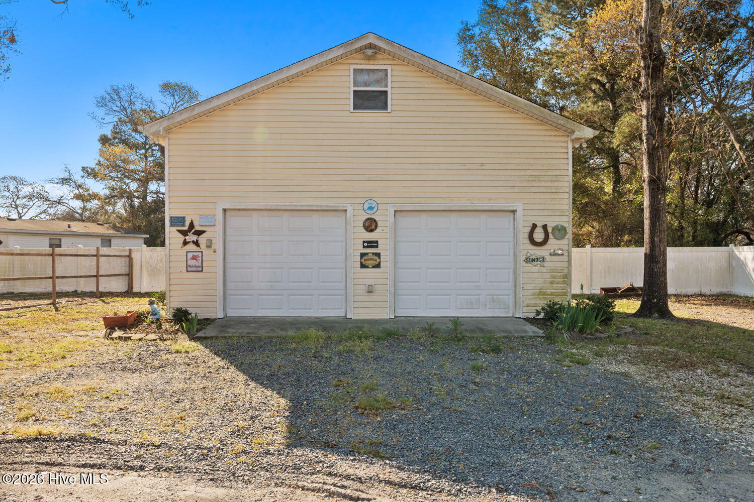 100562599 | Photo 19