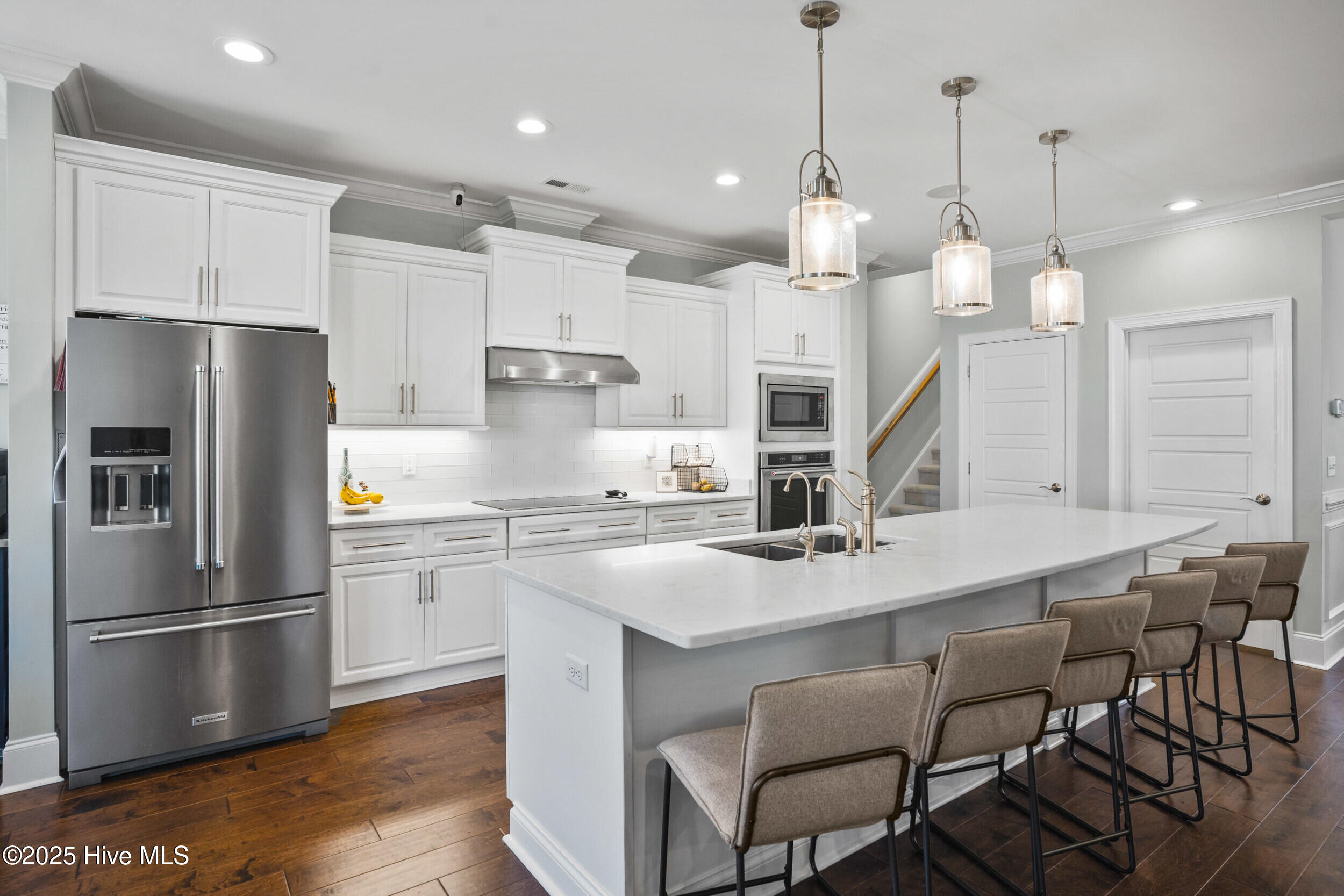 100545299 | Photo 13