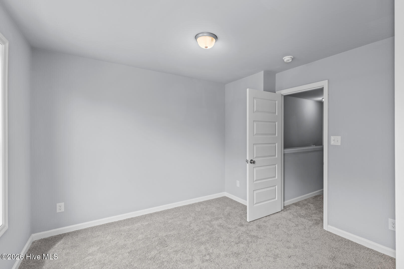 100560864 | Photo 16