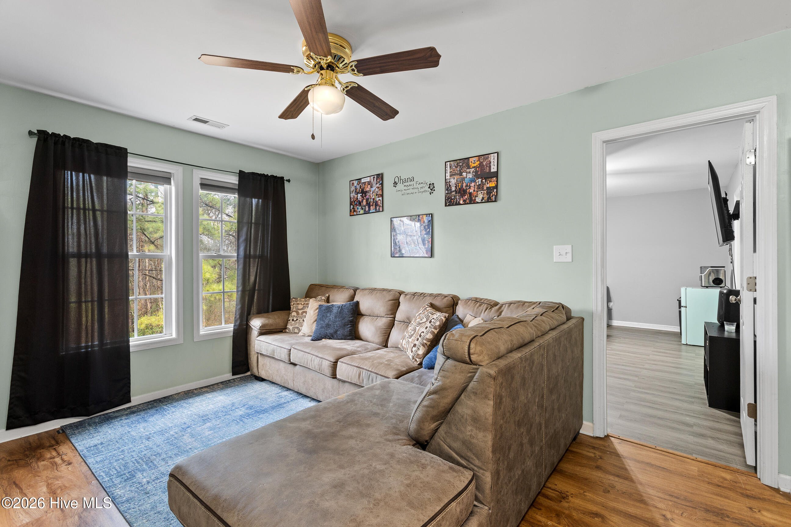 100556094 | Photo 17