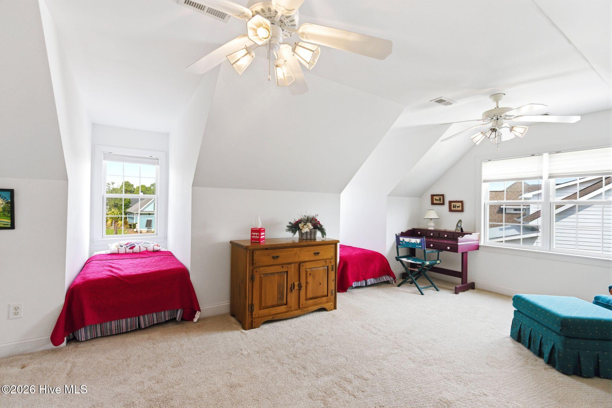 100564291 | Photo 54