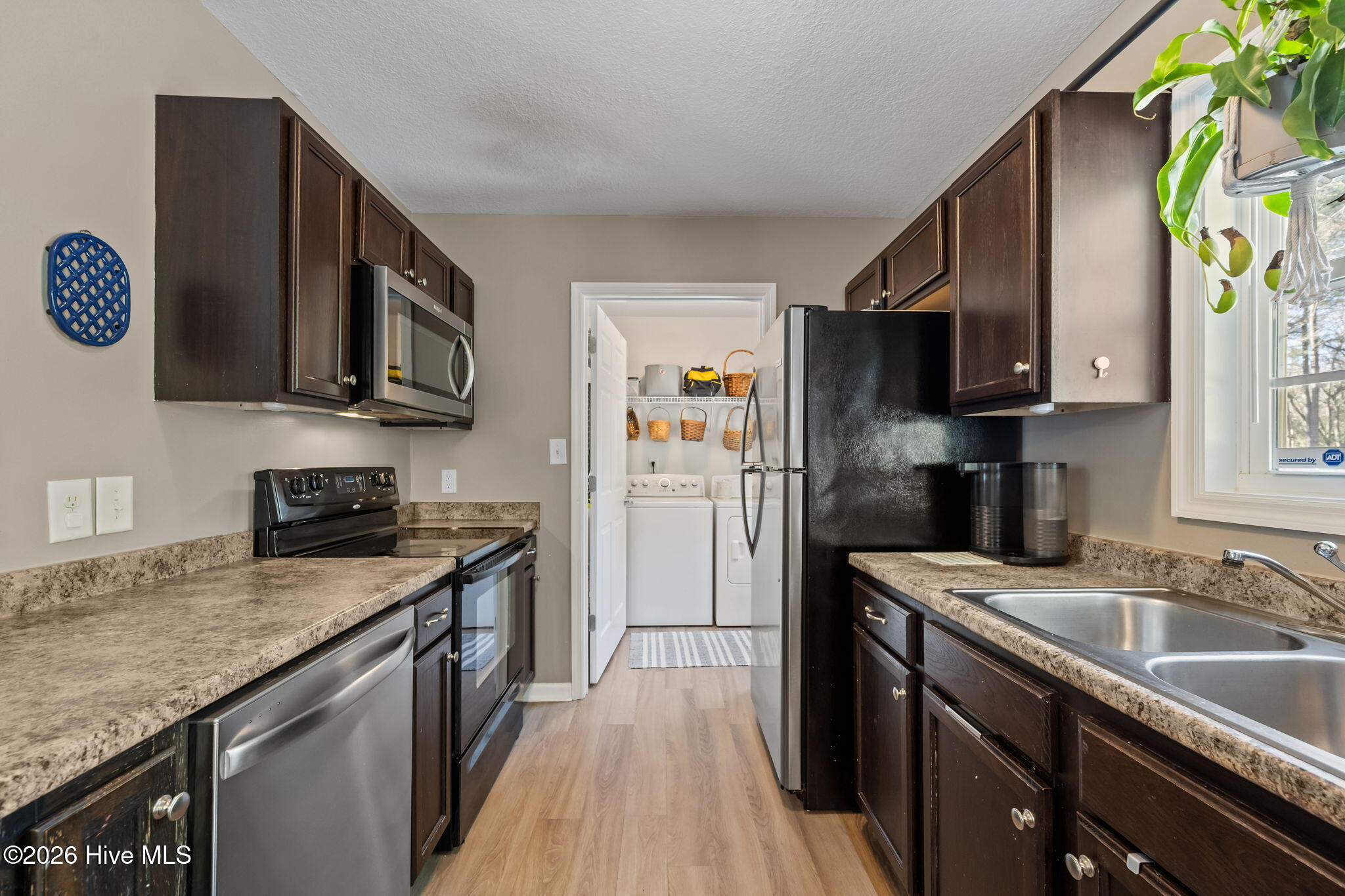 100552556 | Photo 15