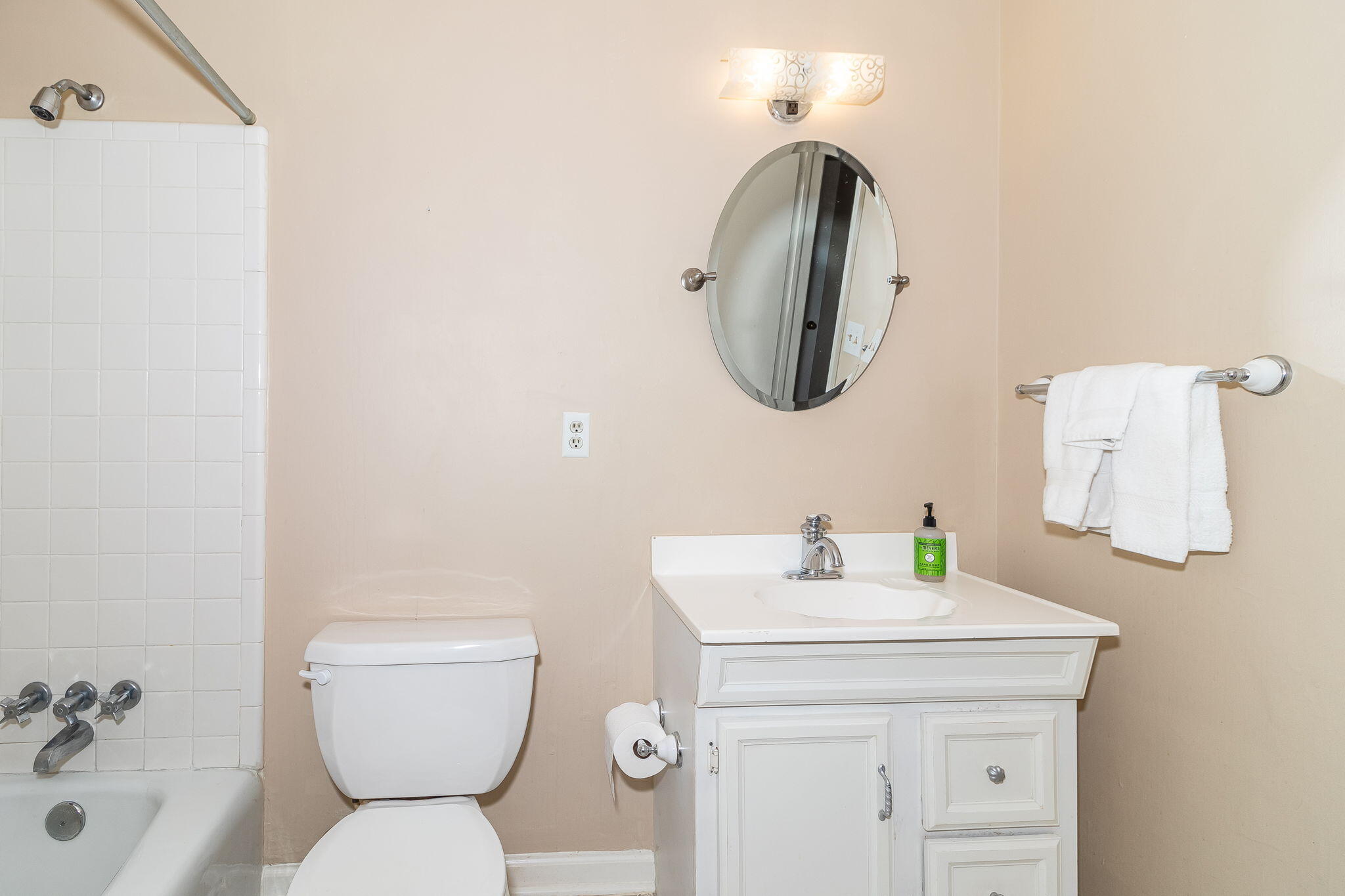 76-web-or-mls-2421 WALTON WAY ©-4217
