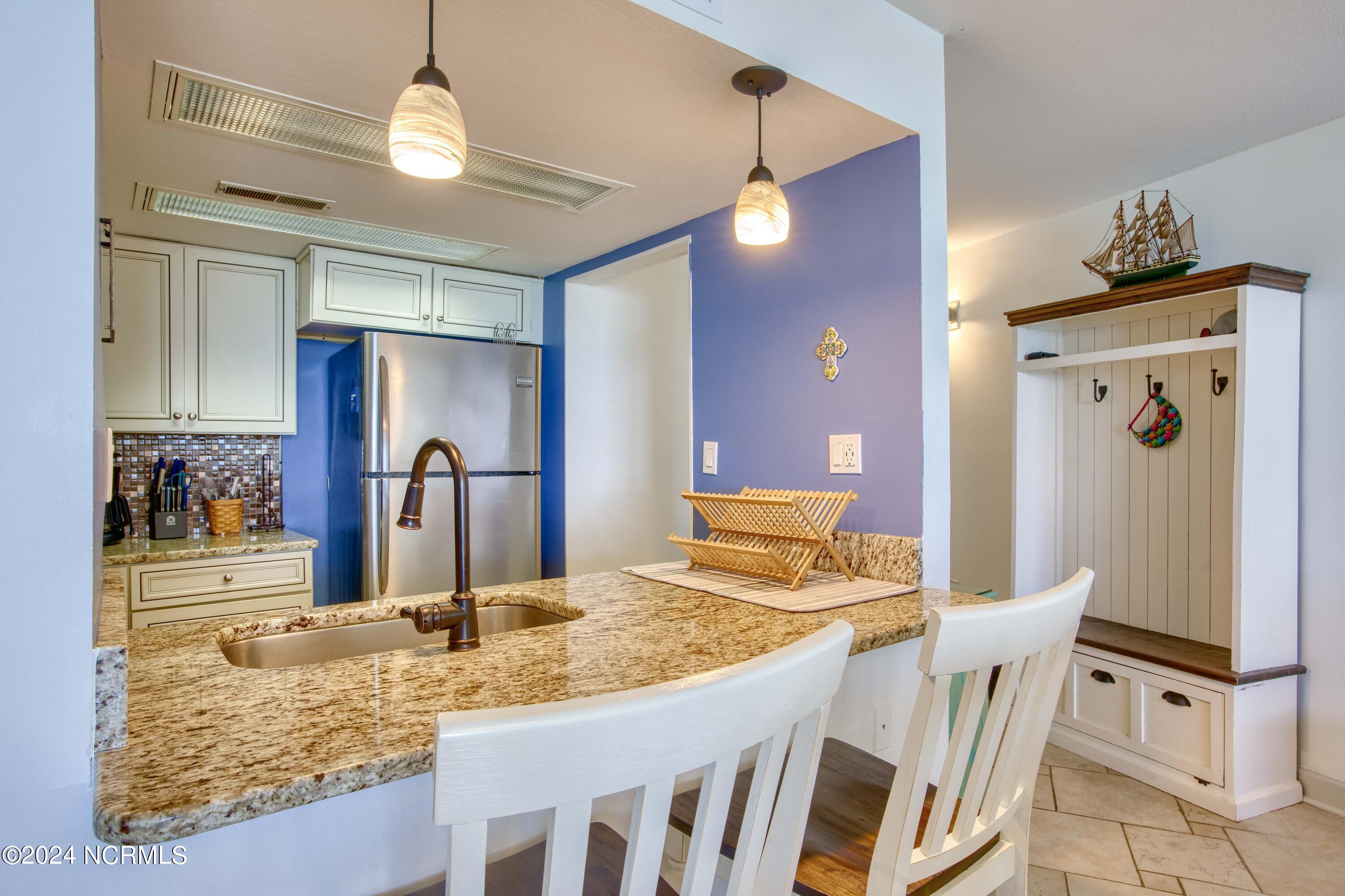 100549578 | Photo 17