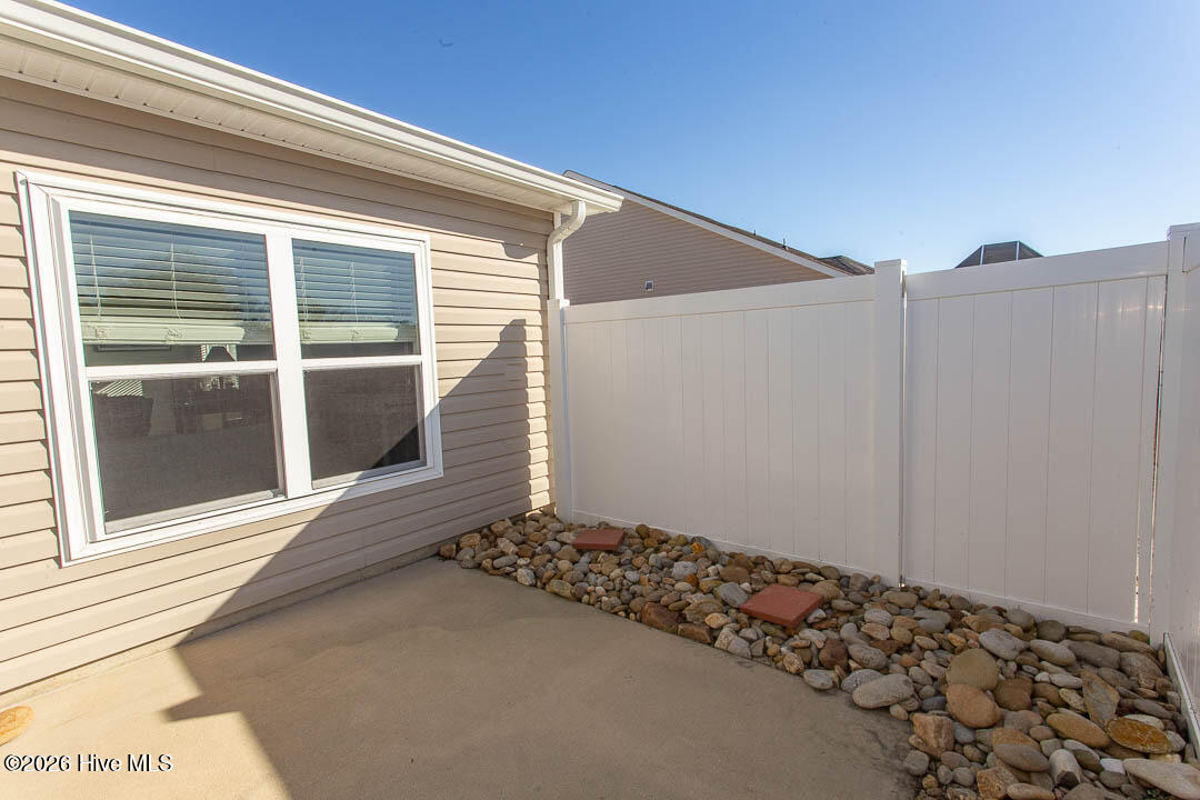 100554987 | Photo 36