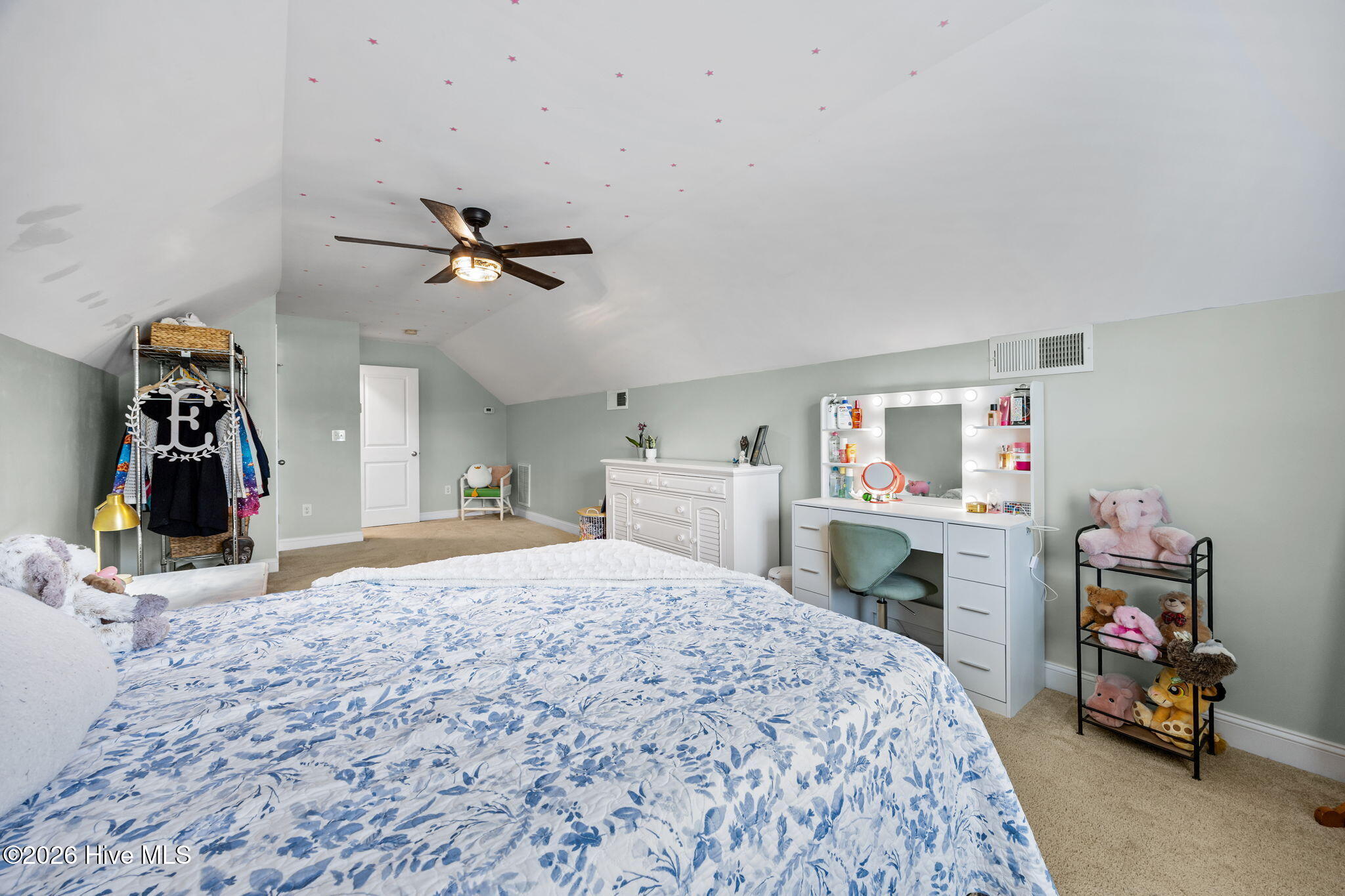 100558969 | Photo 48