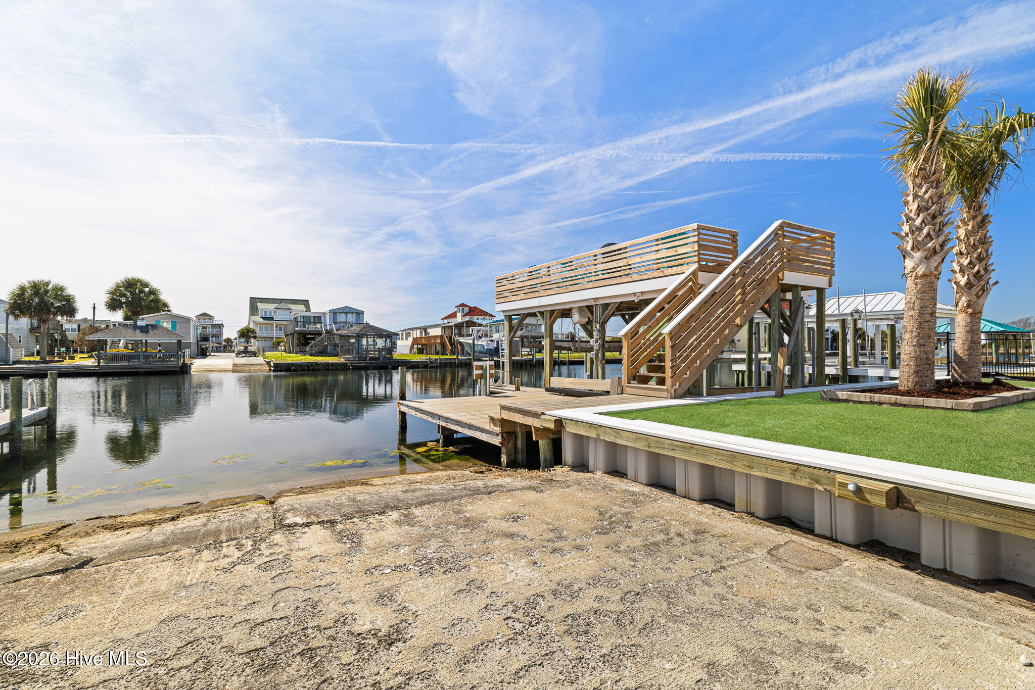 100561406 | Photo 52