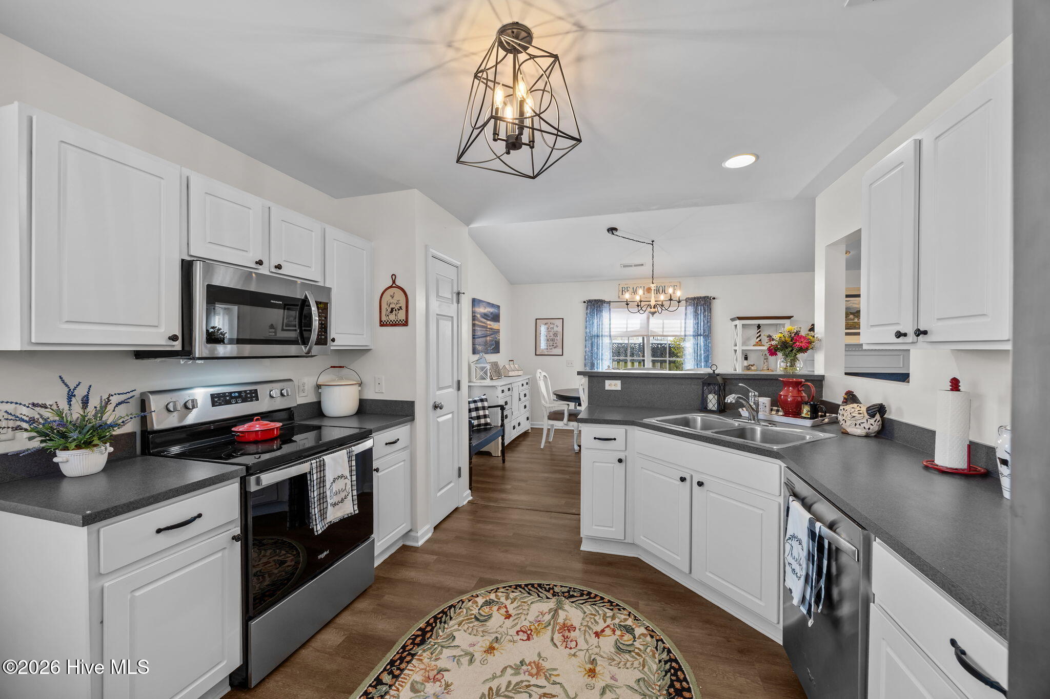 100557016 | Photo 24