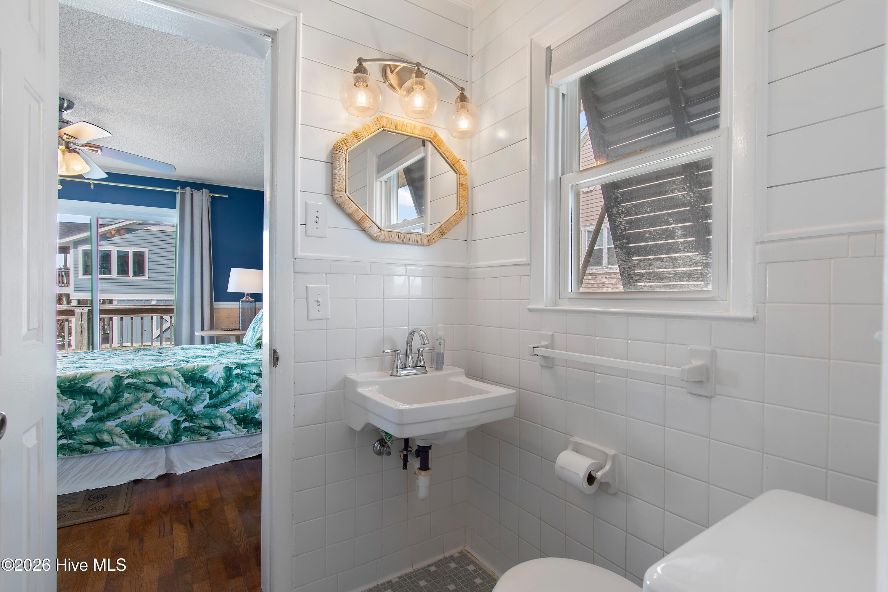 100561675 | Photo 27