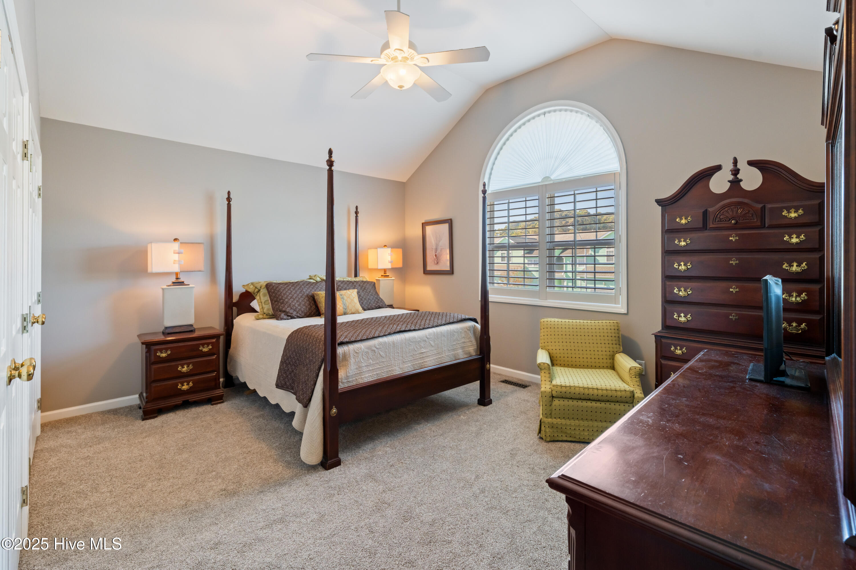 100543099 | Photo 42