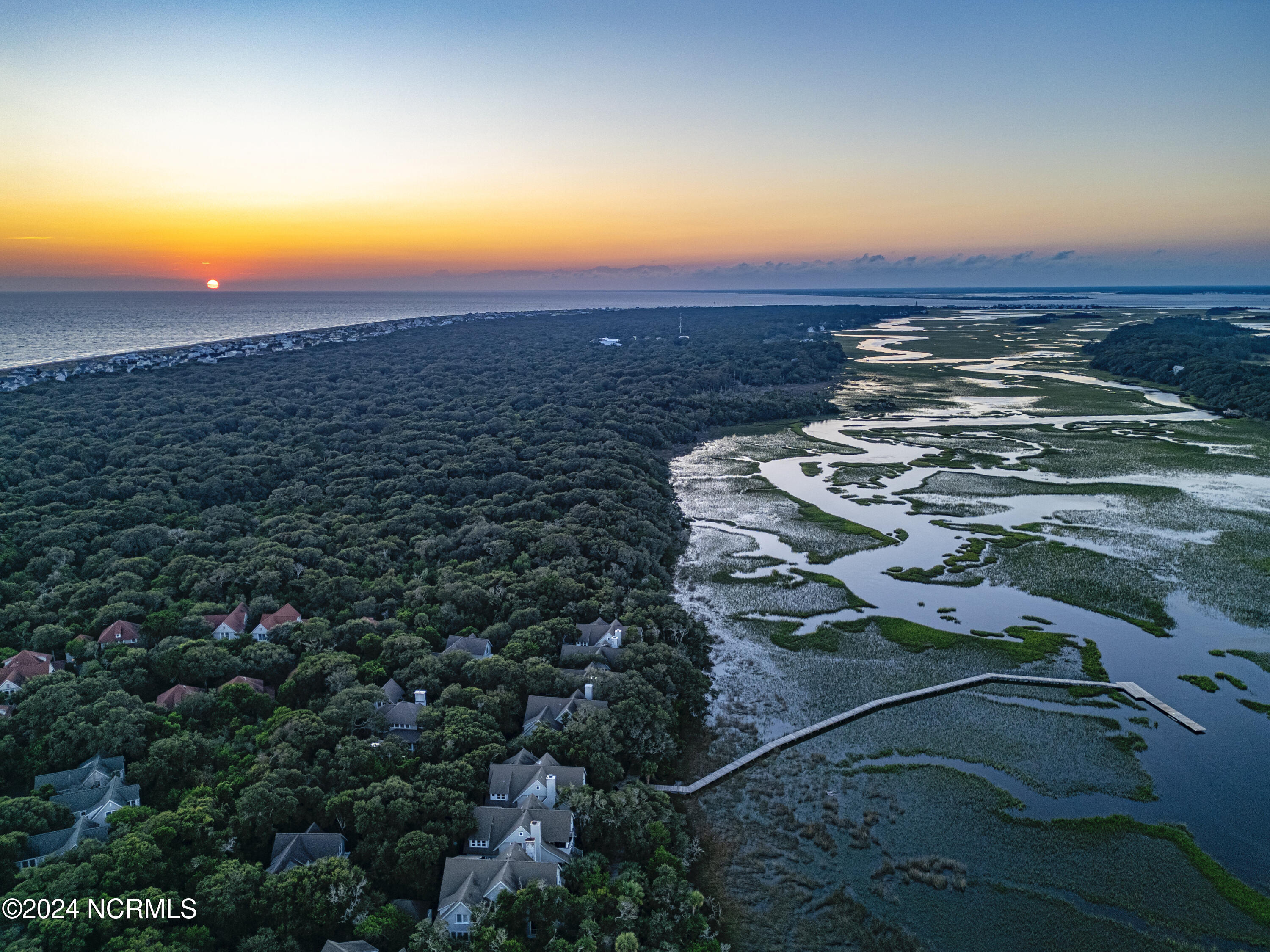 100468898 | Photo 53