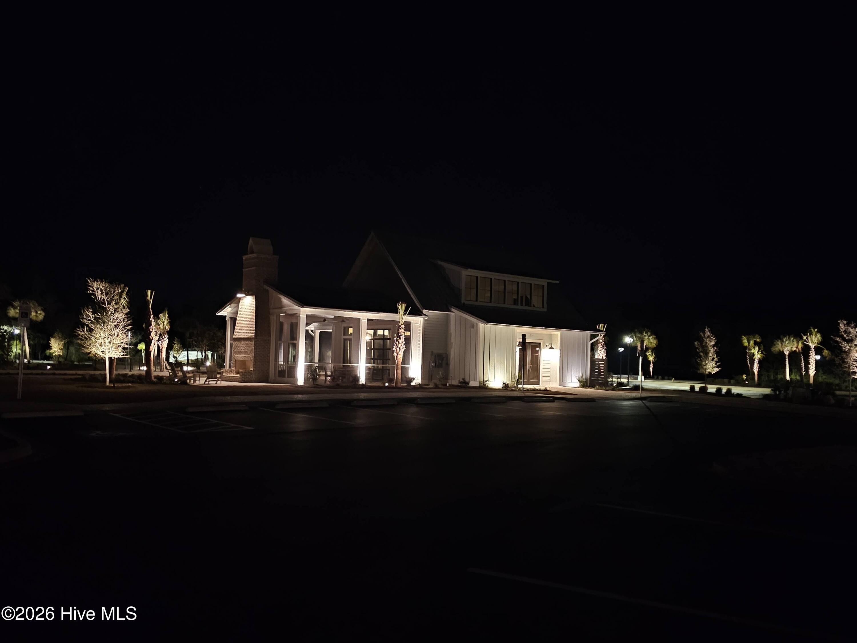 100555741 | Photo 24