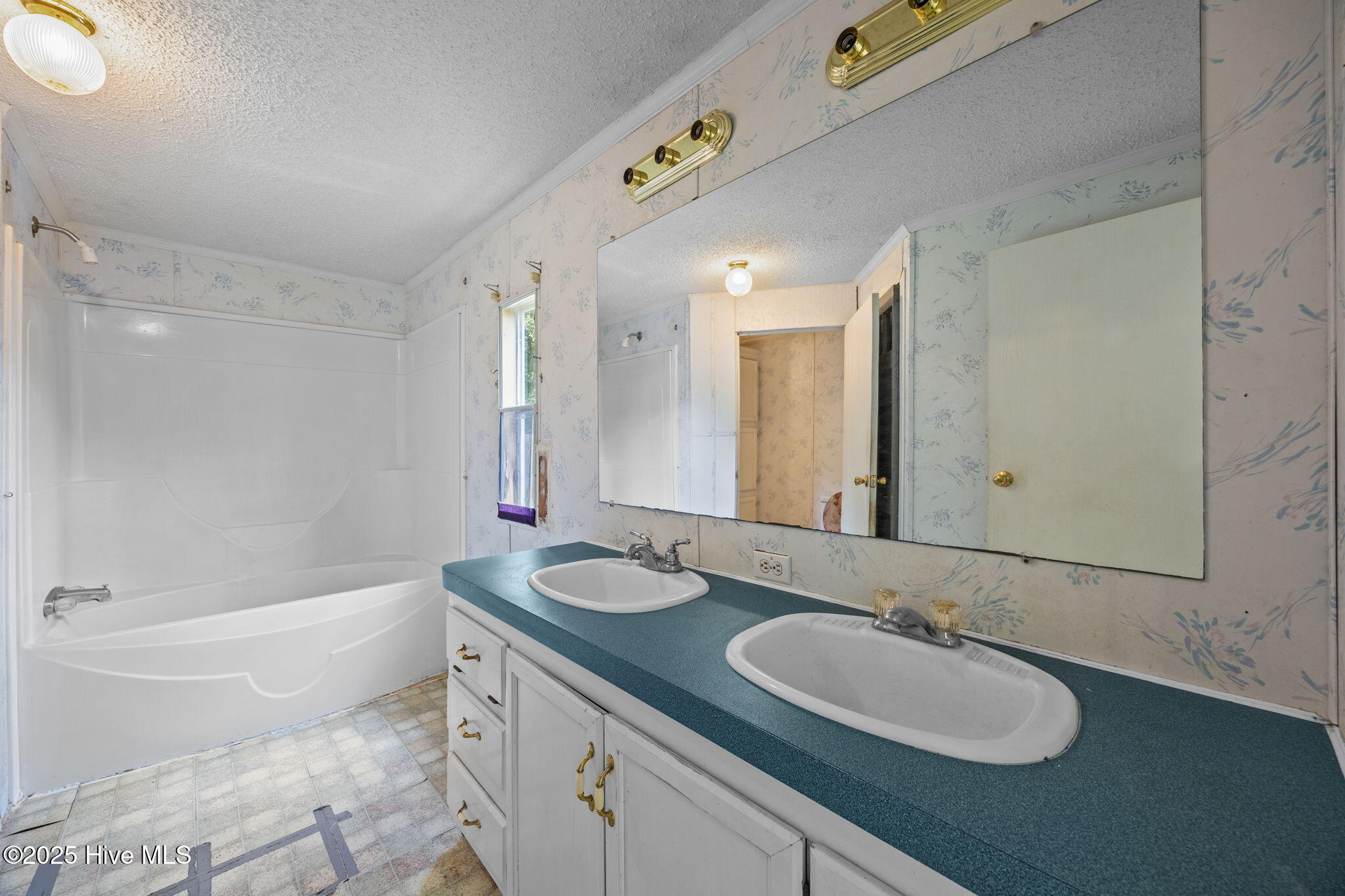 98 Autumn Drive, Plymouth, NC