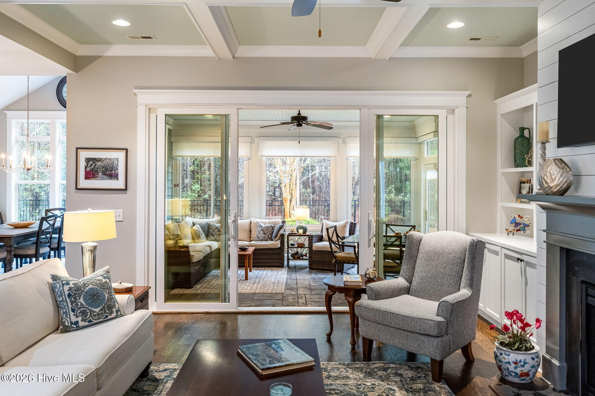 100557705 | Photo 37