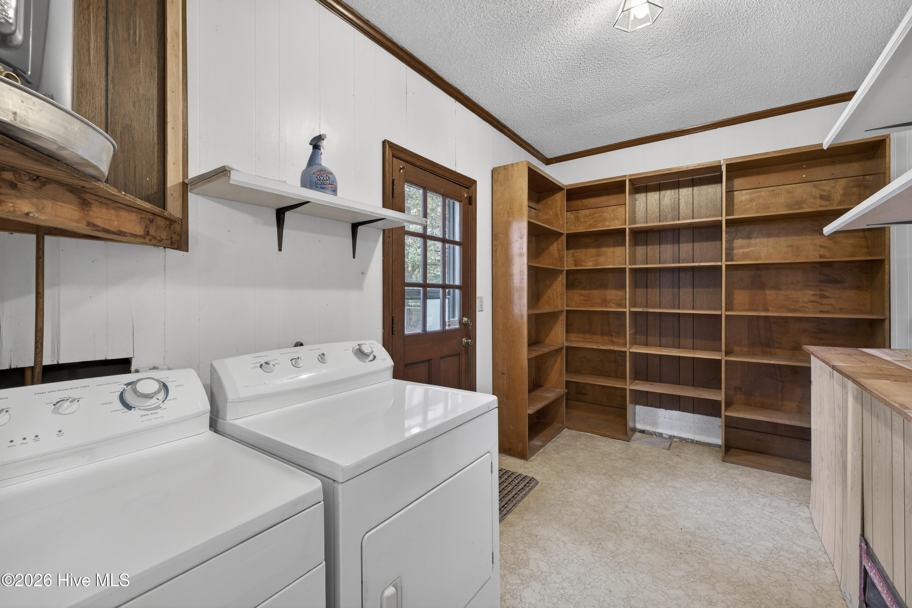 100562891 | Photo 25