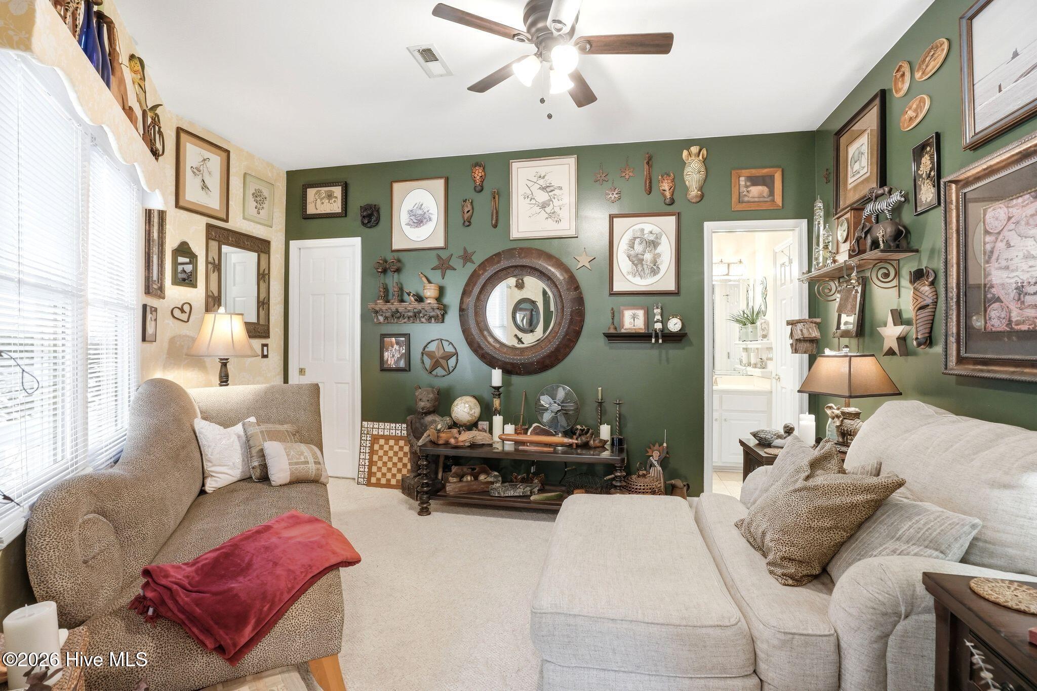 100562412 | Photo 33