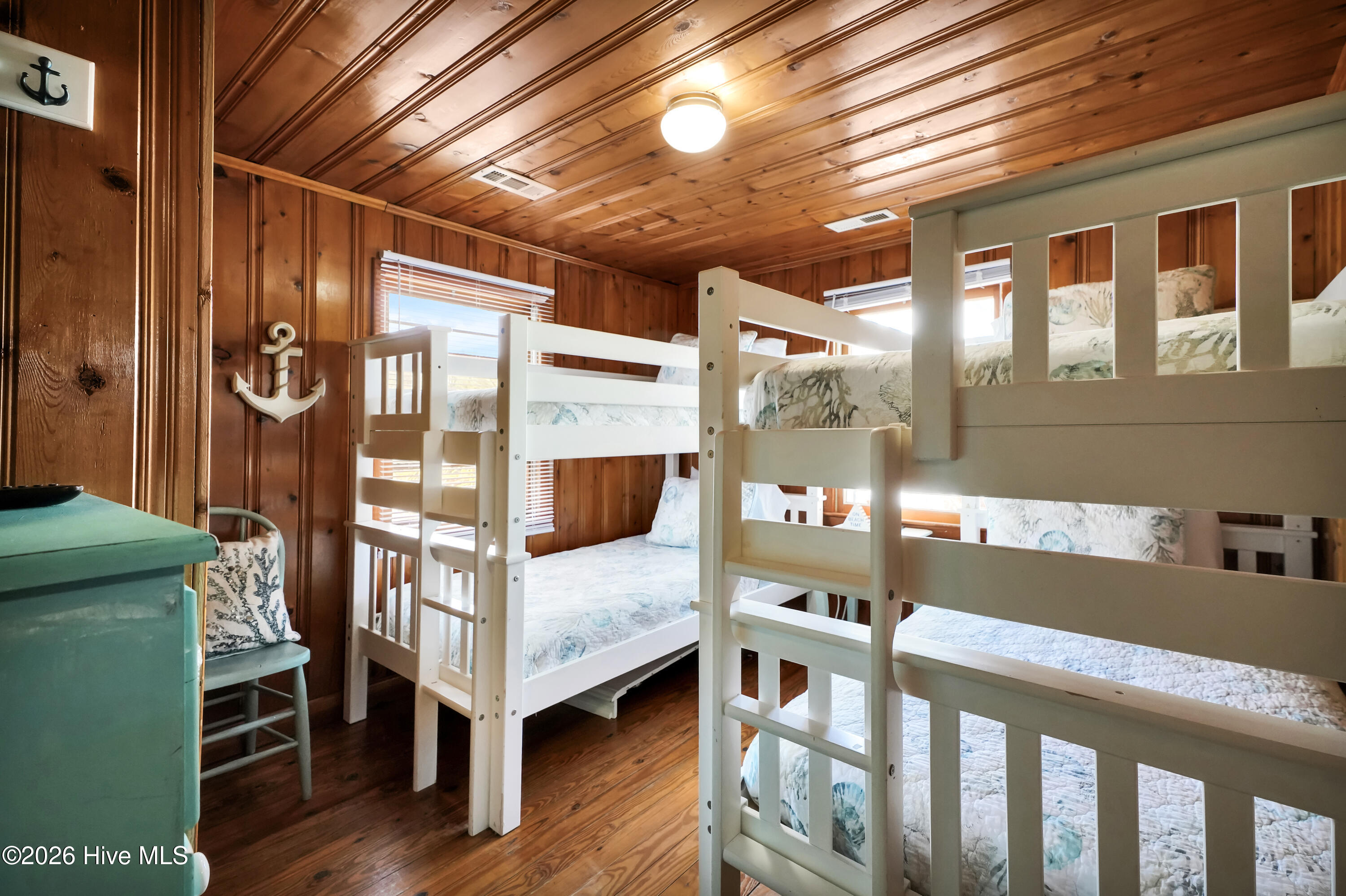 100552516 | Photo 27